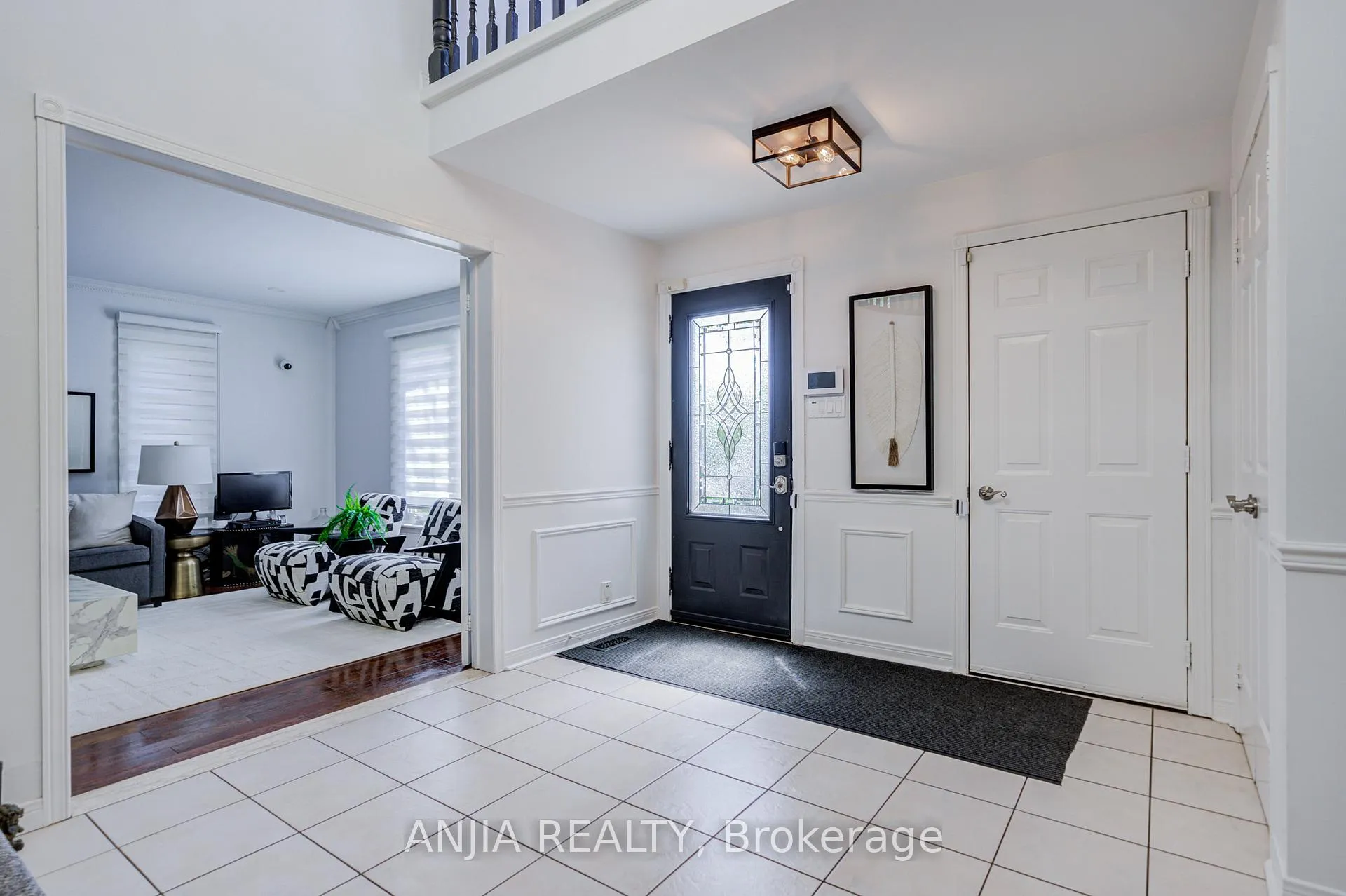 Photo 6 of 182 Carlton Road, Markham, Unionville — HOMEH