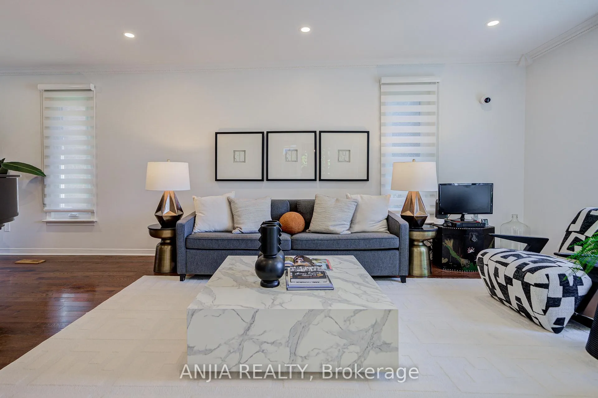 Photo 9 of 182 Carlton Road, Markham, Unionville — HOMEH