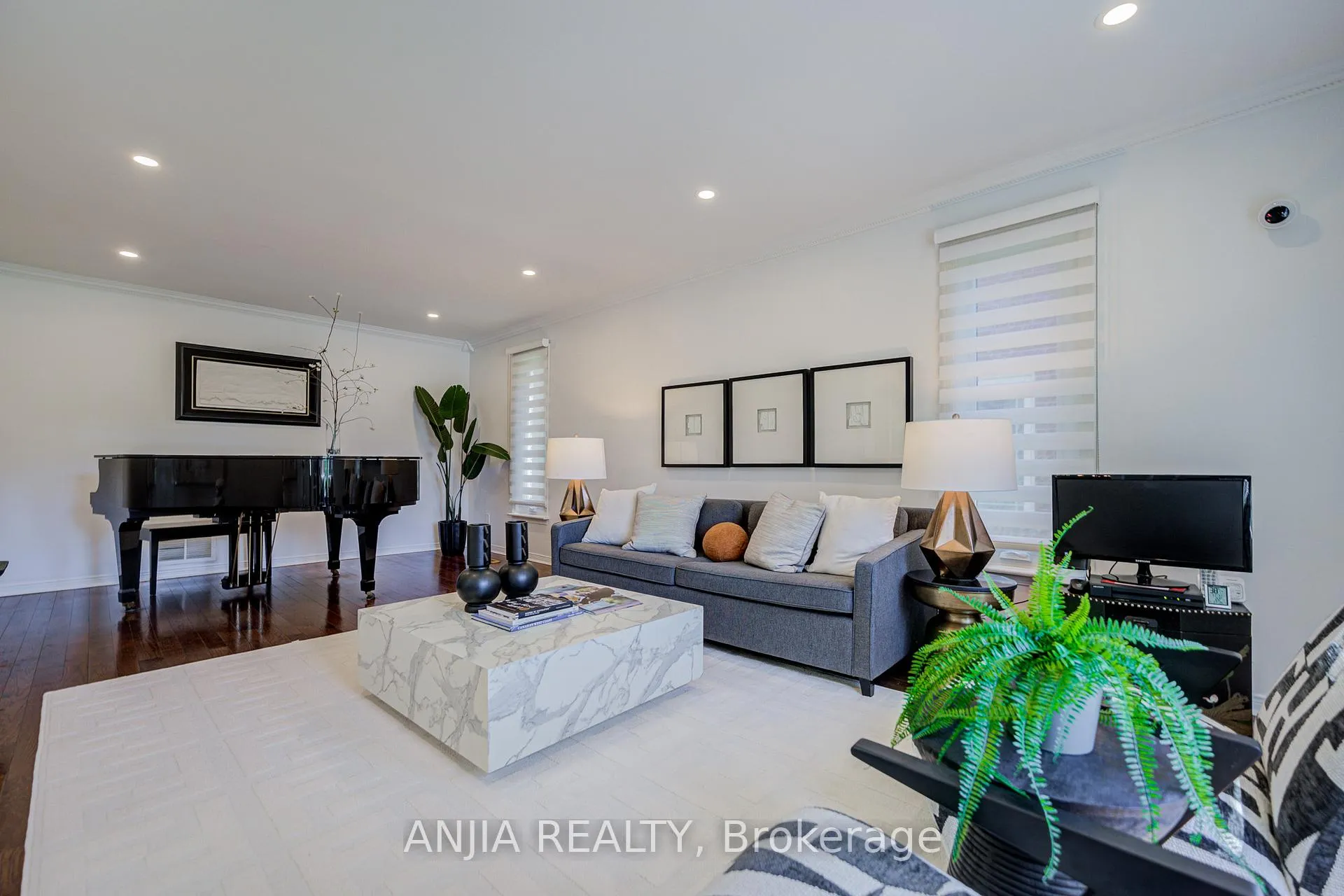 Photo 10 of 182 Carlton Road, Markham, Unionville — HOMEH