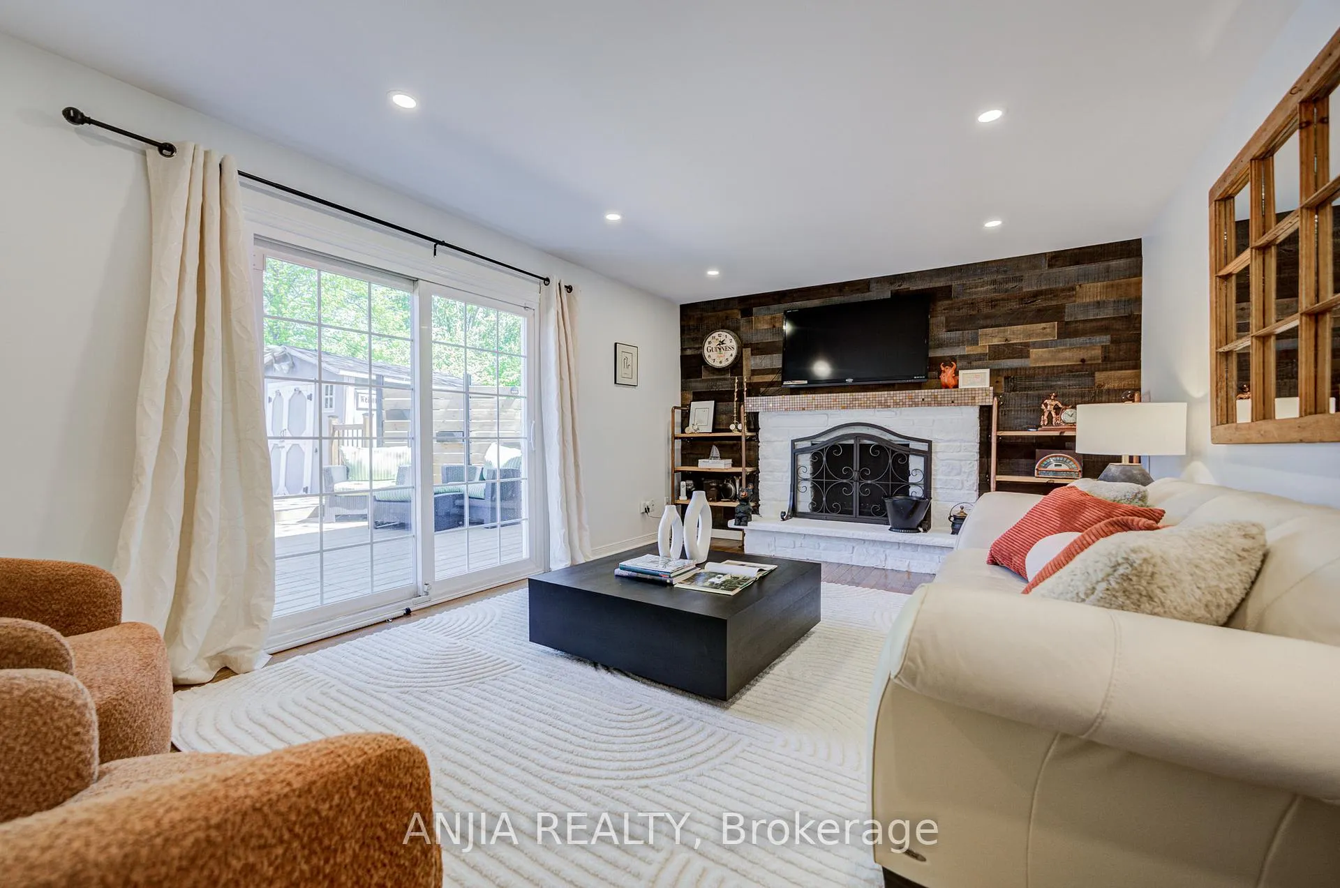 Photo 17 of 182 Carlton Road, Markham, Unionville — HOMEH