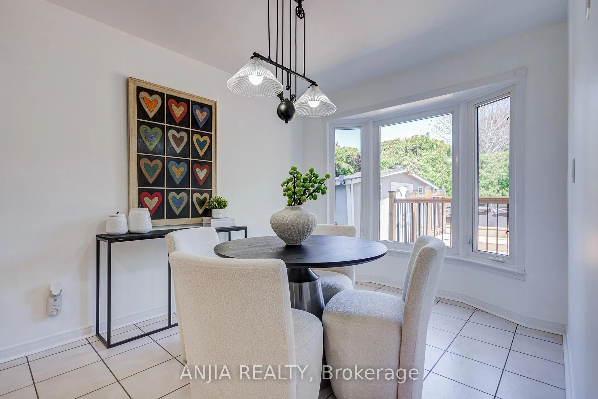 Photo 18 of 182 Carlton Road, Markham, Unionville — HOMEH