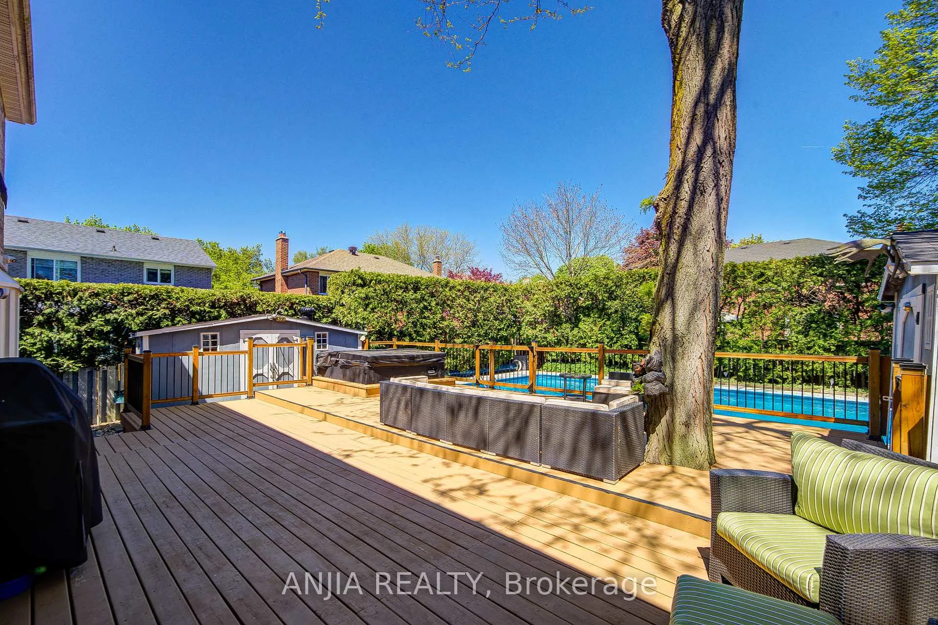 Photo 40 of 182 Carlton Road, Markham, Unionville — HOMEH