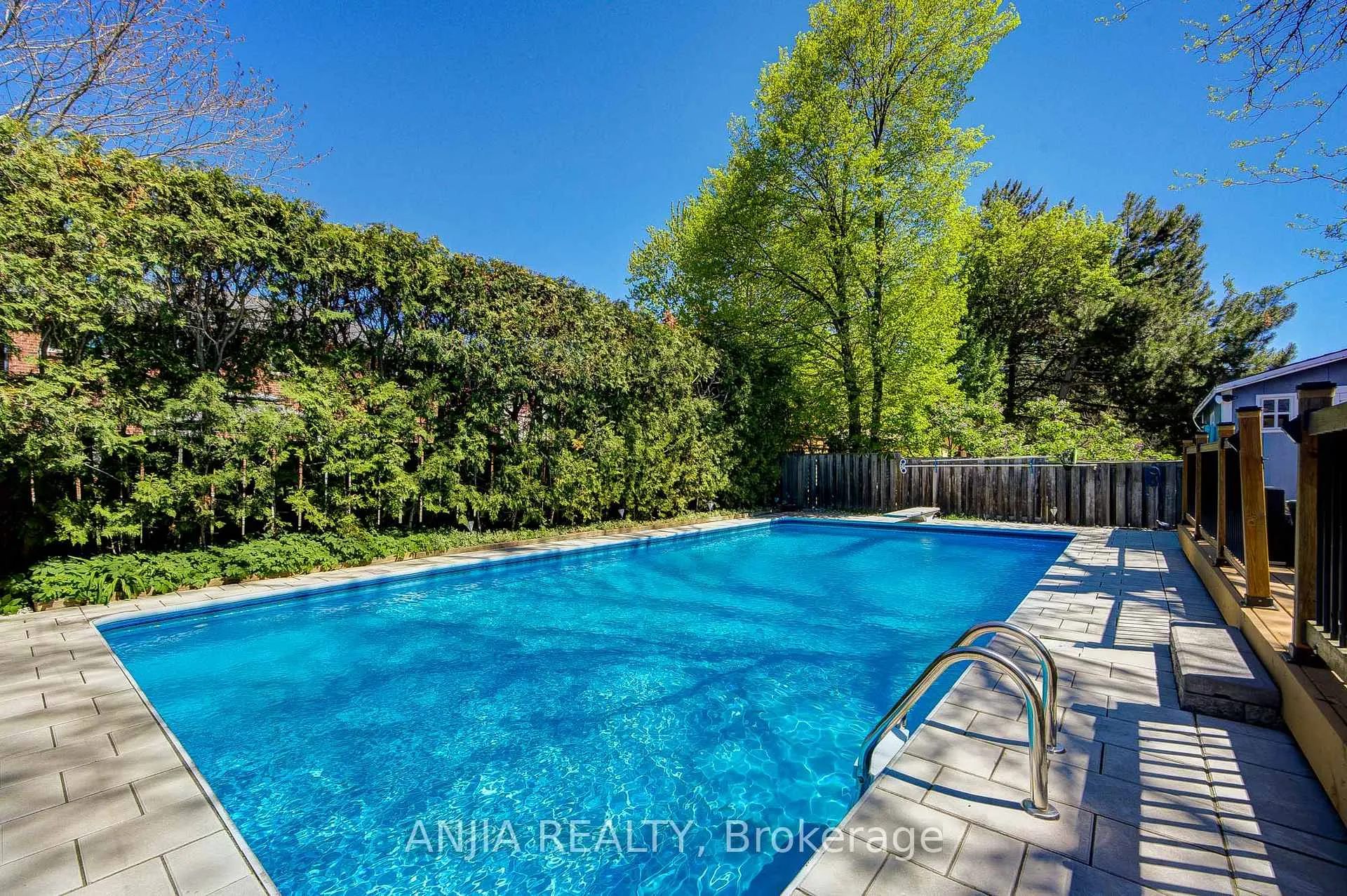 Photo 42 of 182 Carlton Road, Markham, Unionville — HOMEH