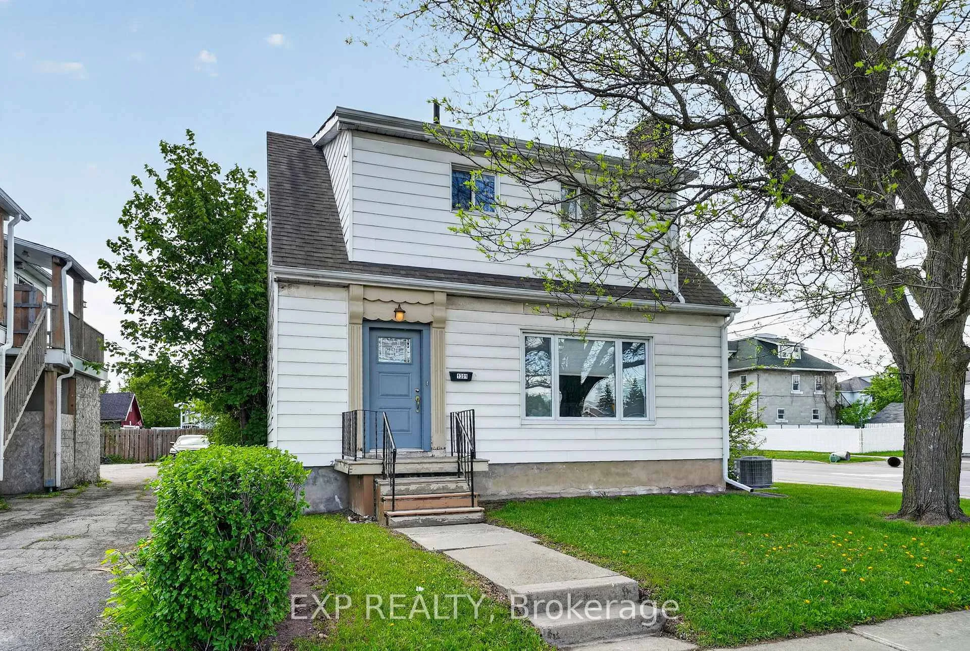 Photo 2 of 1301 Second Street E, Cornwall — HOMEH