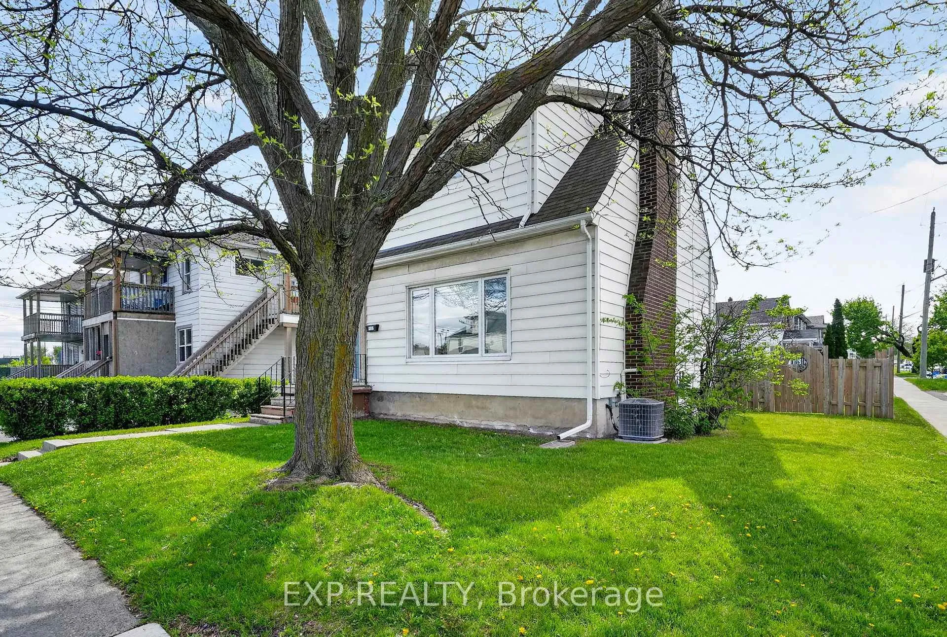 Photo 3 of 1301 Second Street E, Cornwall — HOMEH