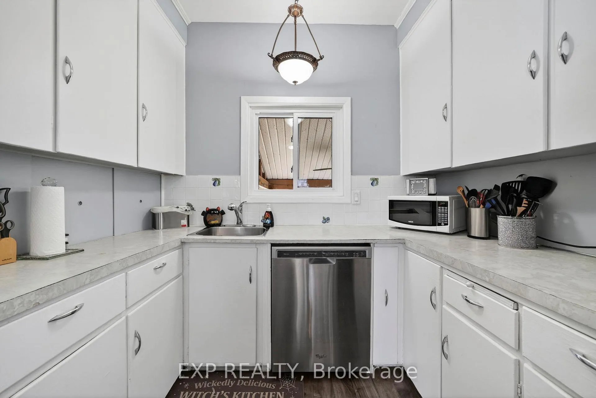 Photo 7 of 1301 Second Street E, Cornwall — HOMEH