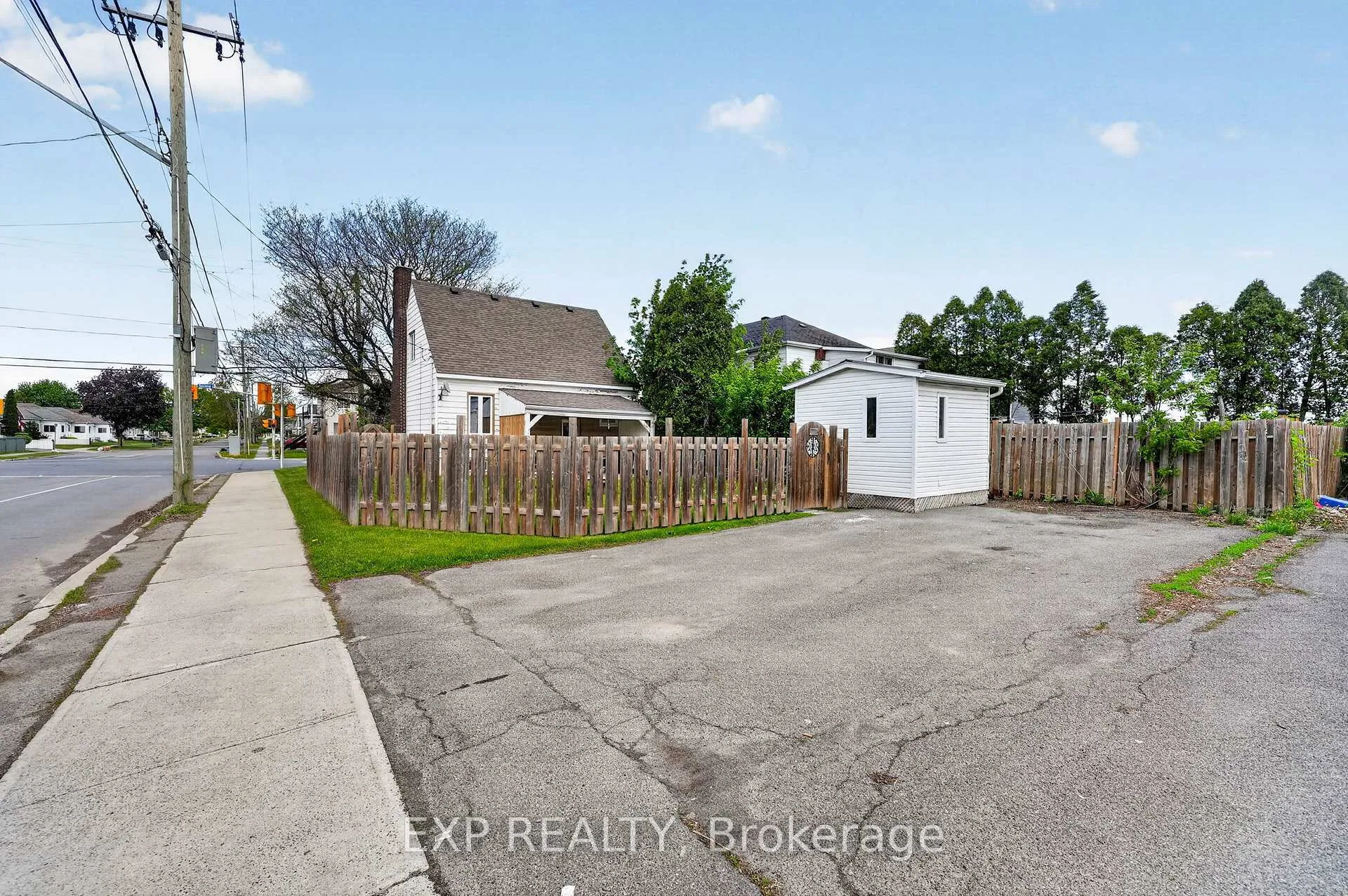 Photo 33 of 1301 Second Street E, Cornwall — HOMEH