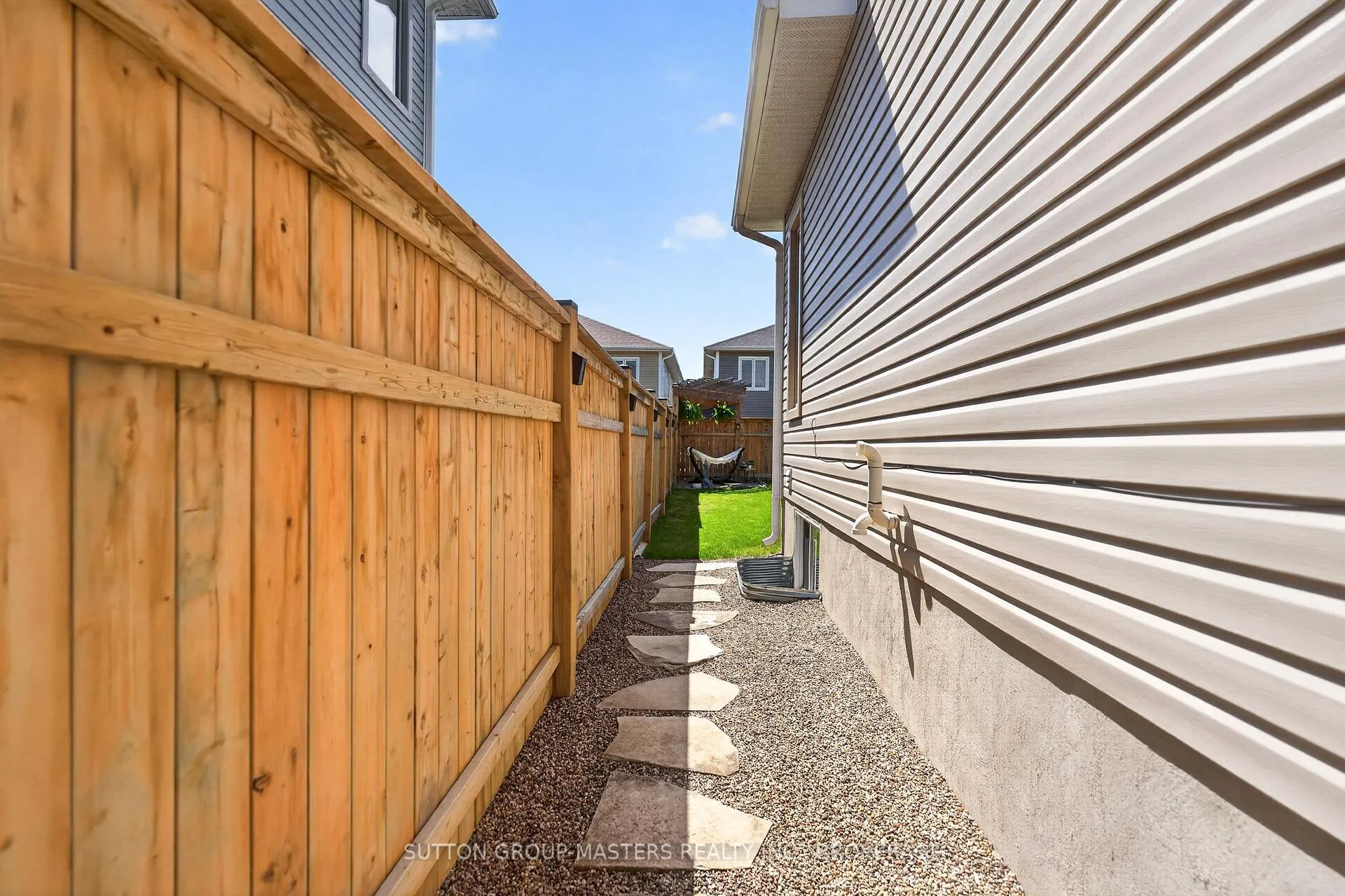 Photo 22 of 124 Hazlett Street, Loyalist, Amherstview — HOMEH