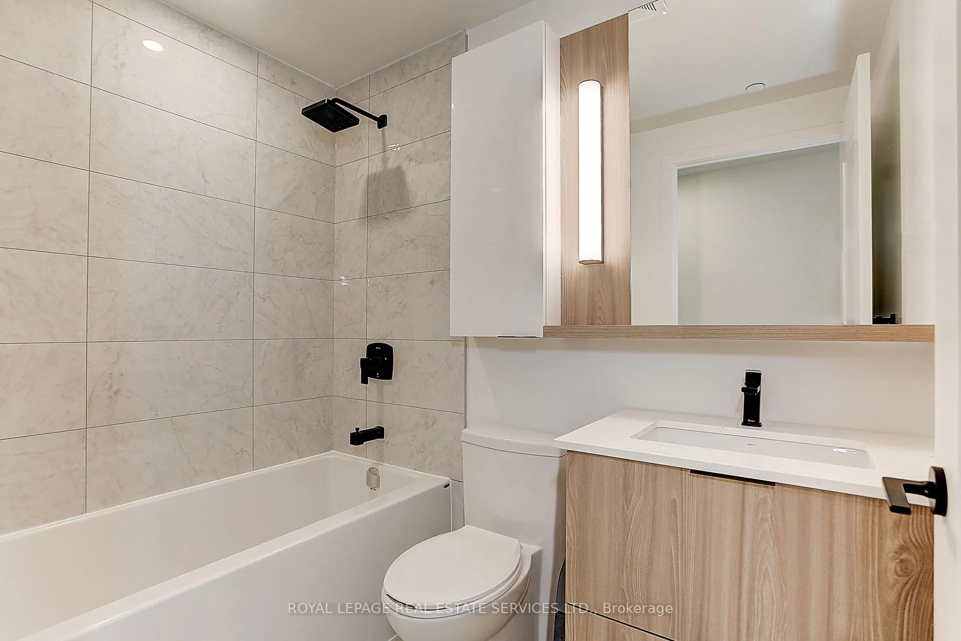 Photo 23 of Unit 3304, 5 Defries Street, Toronto, Regent Park — HOMEH