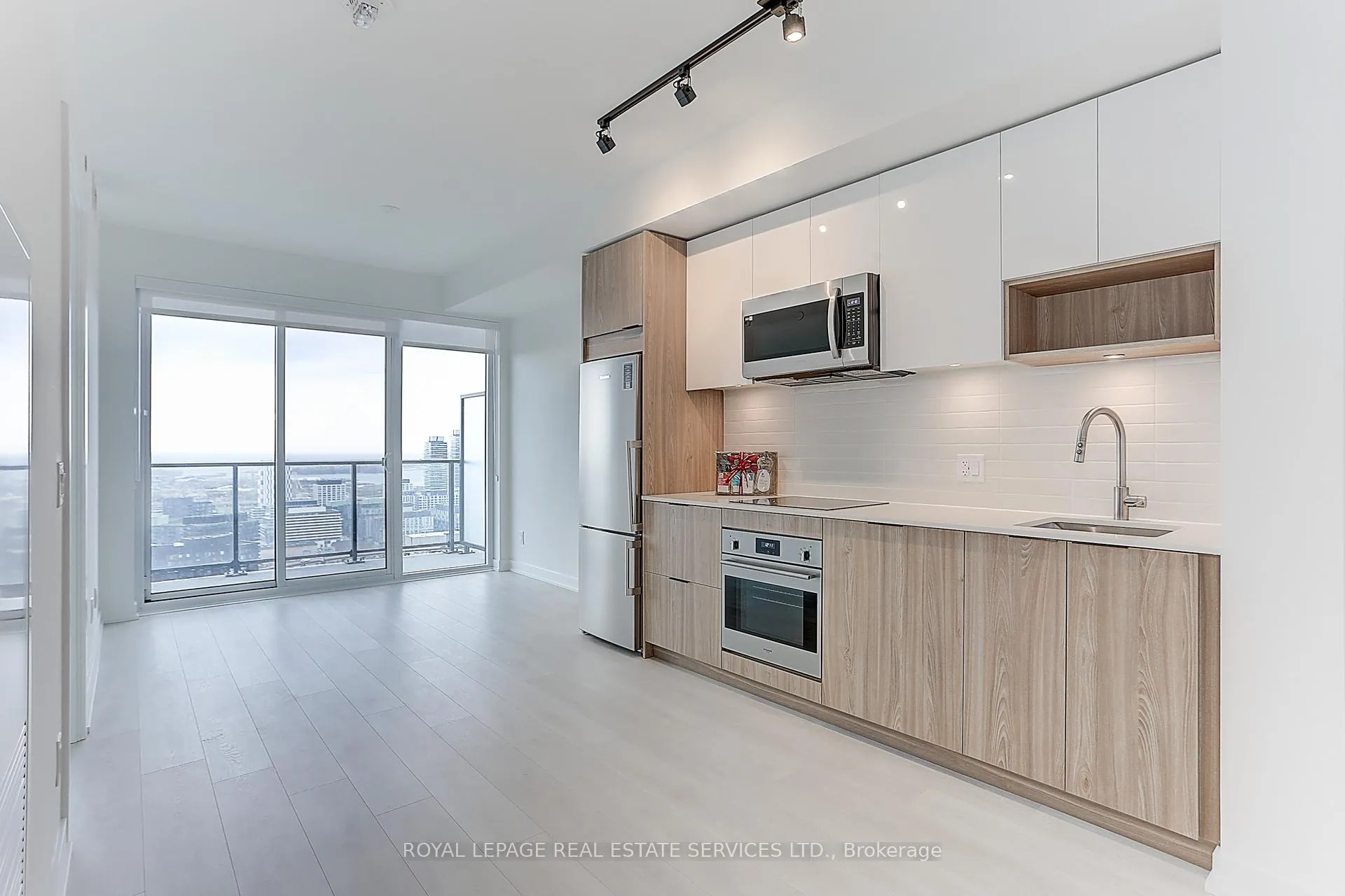 Photo 25 of Unit 3304, 5 Defries Street, Toronto, Regent Park — HOMEH