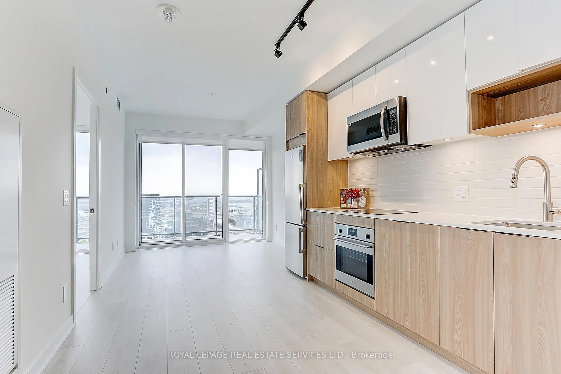 Photo 26 of Unit 3304, 5 Defries Street, Toronto, Regent Park — HOMEH