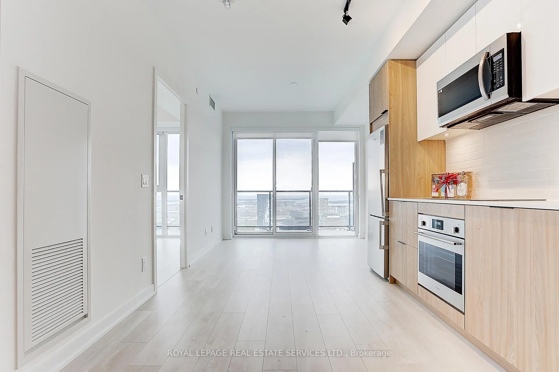 Photo 27 of Unit 3304, 5 Defries Street, Toronto, Regent Park — HOMEH