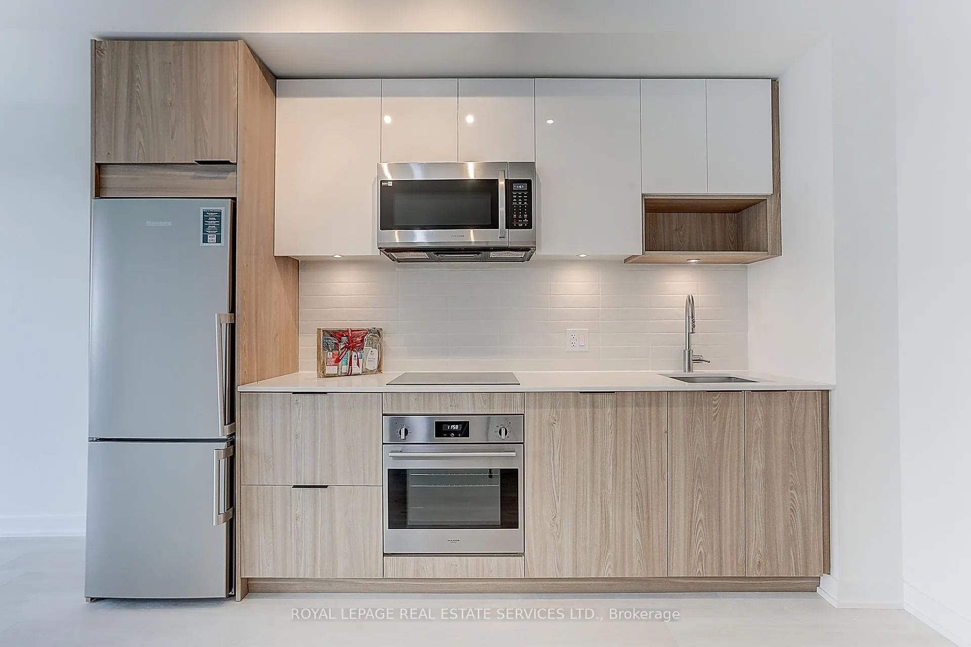 Photo 28 of Unit 3304, 5 Defries Street, Toronto, Regent Park — HOMEH