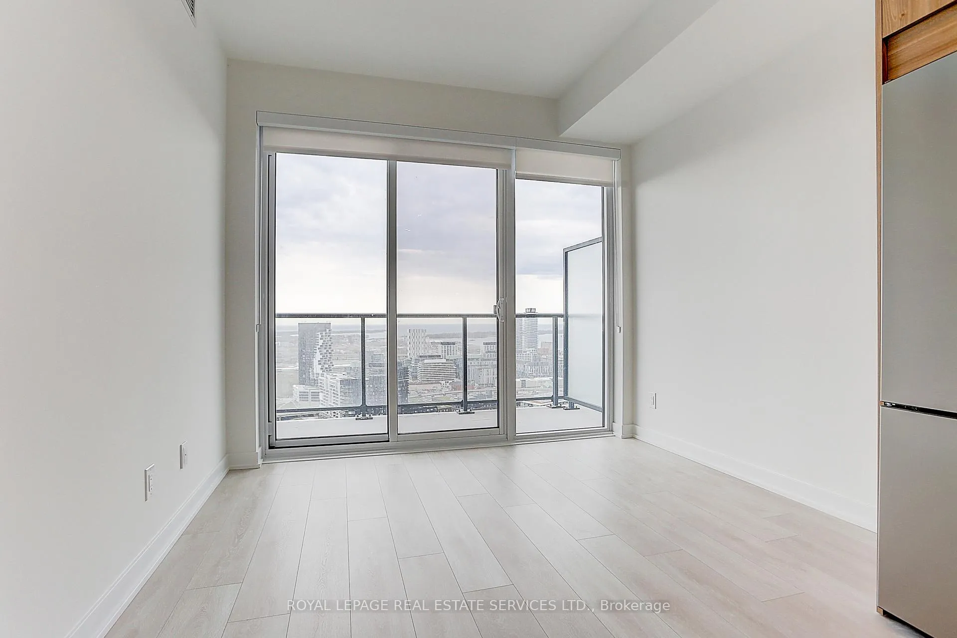 Photo 32 of Unit 3304, 5 Defries Street, Toronto, Regent Park — HOMEH