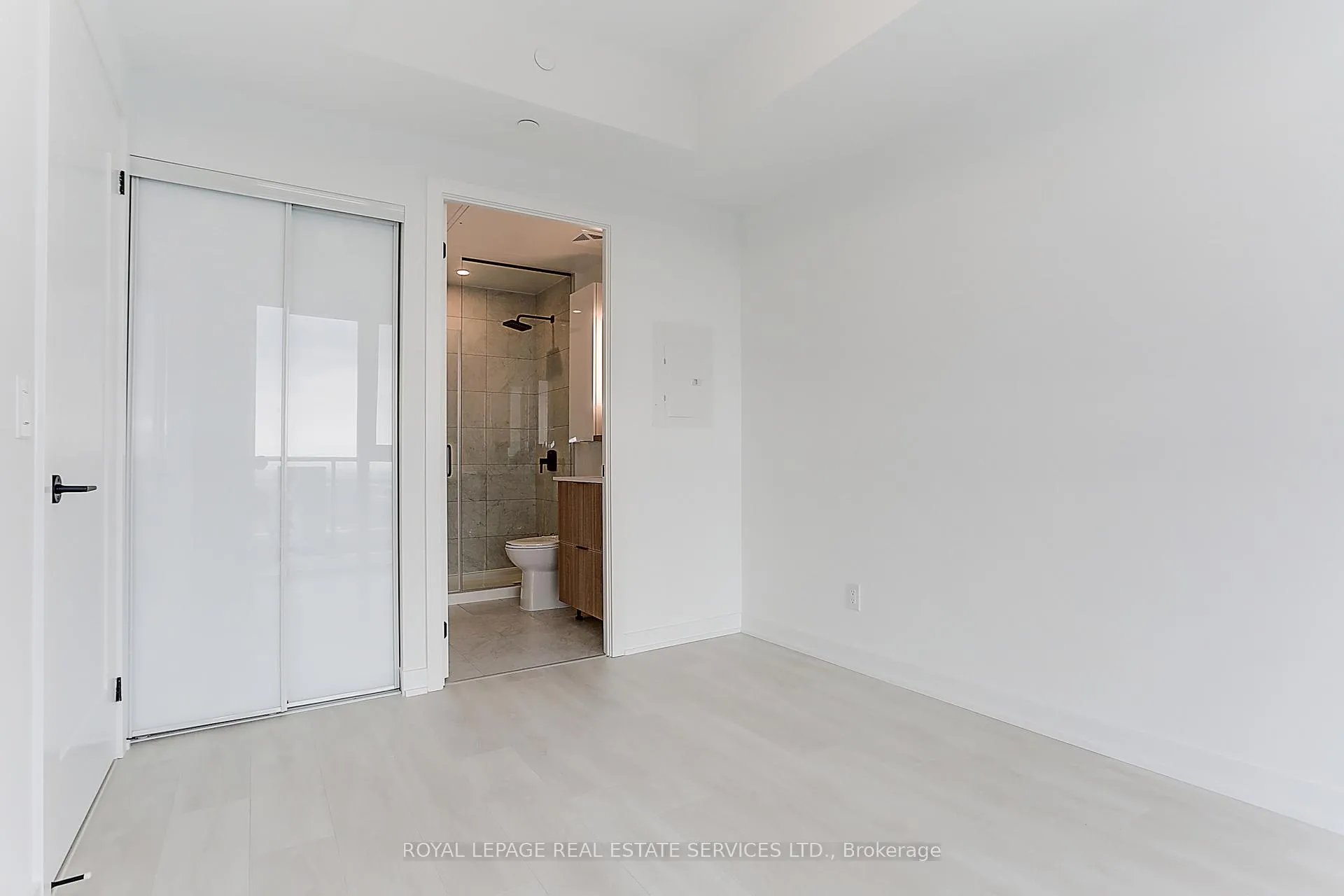 Photo 36 of Unit 3304, 5 Defries Street, Toronto, Regent Park — HOMEH