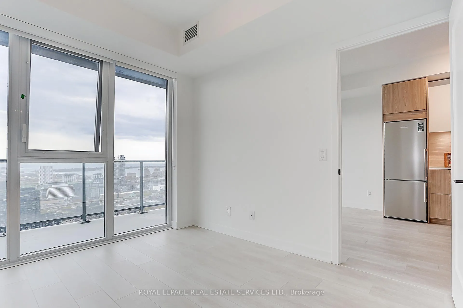 Photo 38 of Unit 3304, 5 Defries Street, Toronto, Regent Park — HOMEH