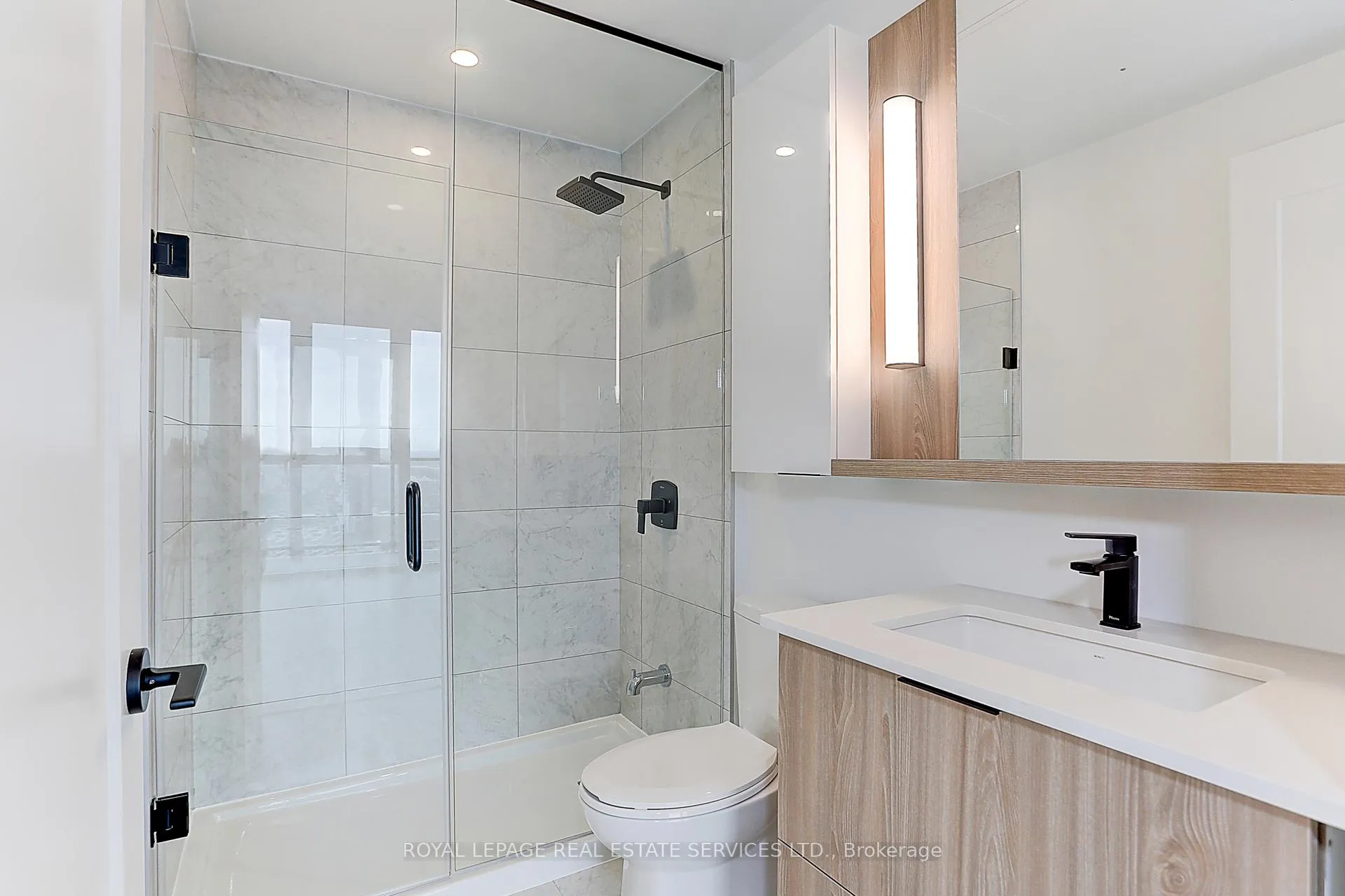 Photo 39 of Unit 3304, 5 Defries Street, Toronto, Regent Park — HOMEH