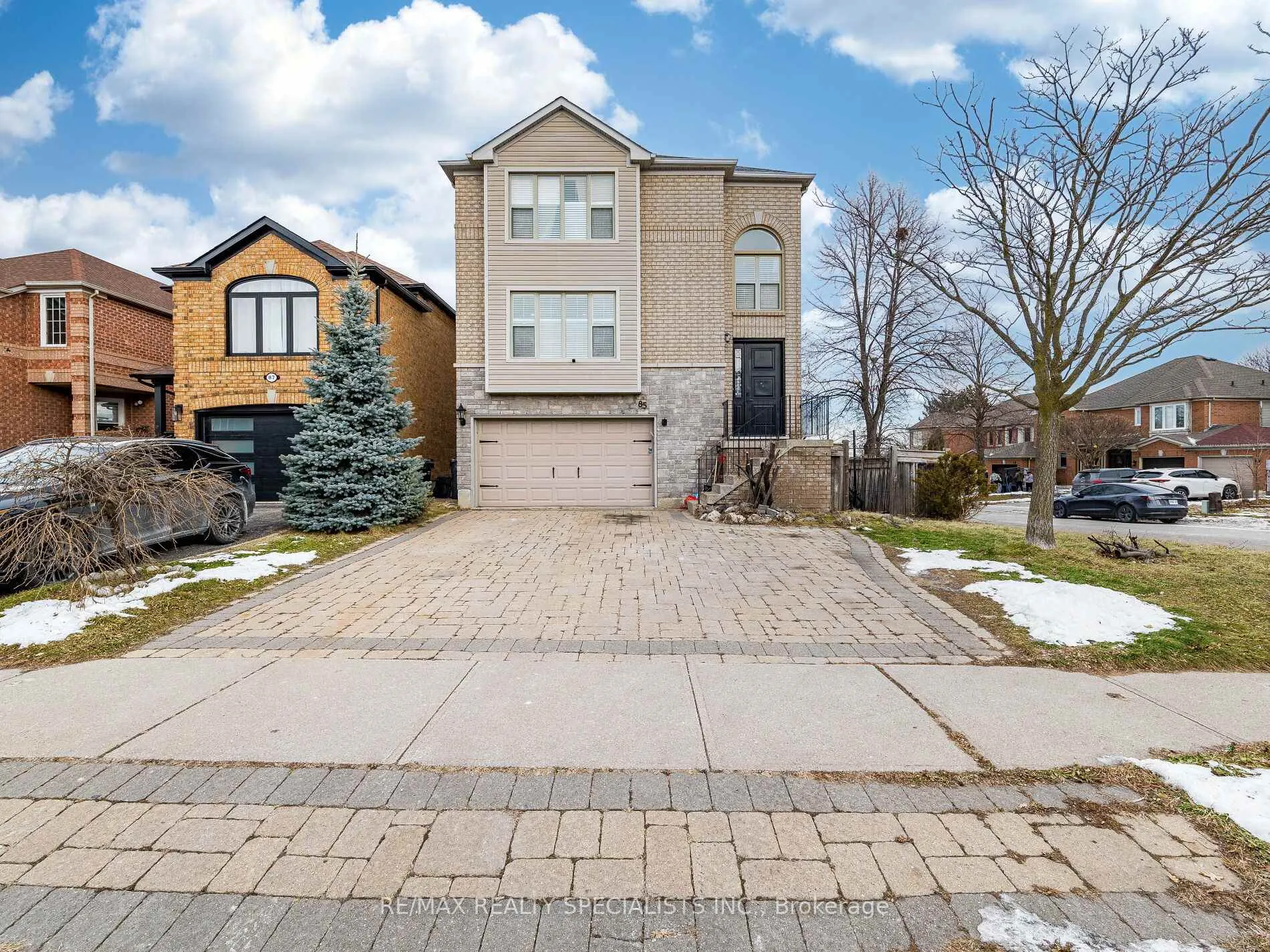 Photo 1 of 85 Forestgrove Circle, Brampton, Heart Lake East — HOMEH