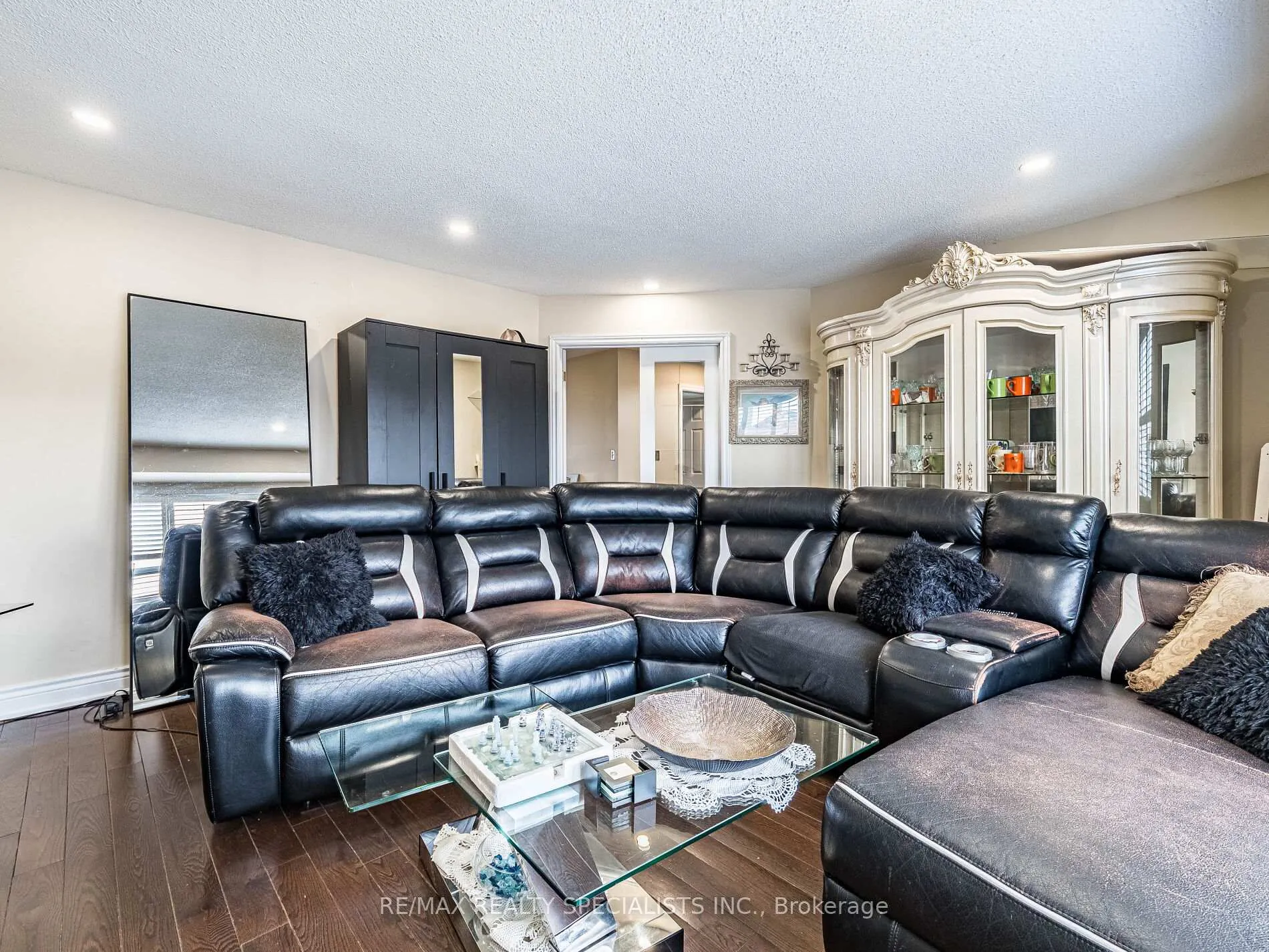 Photo 9 of 85 Forestgrove Circle, Brampton, Heart Lake East — HOMEH