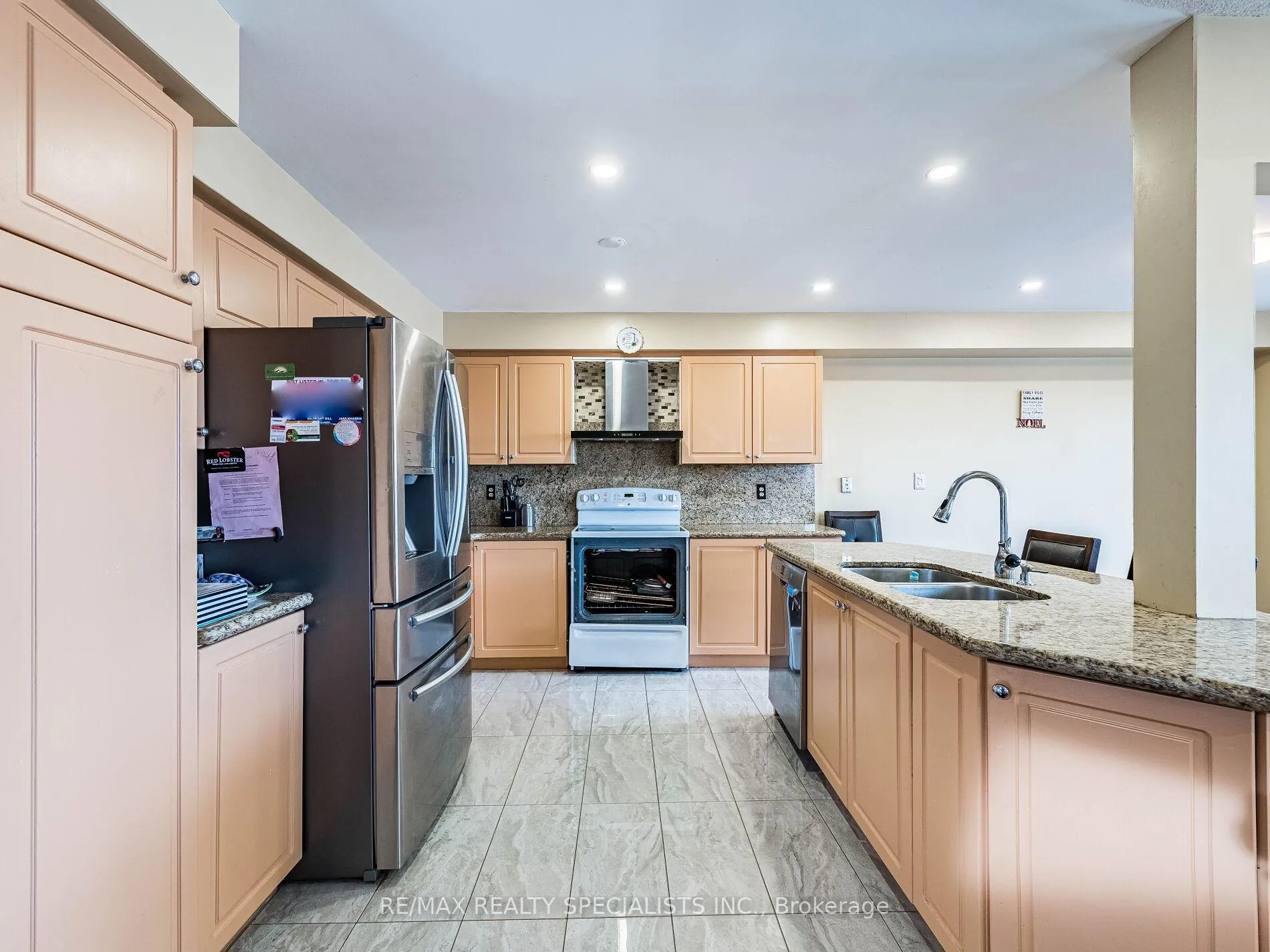 Photo 12 of 85 Forestgrove Circle, Brampton, Heart Lake East — HOMEH