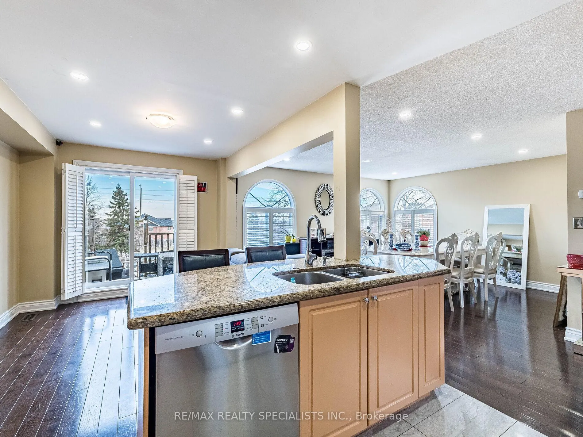 Photo 17 of 85 Forestgrove Circle, Brampton, Heart Lake East — HOMEH