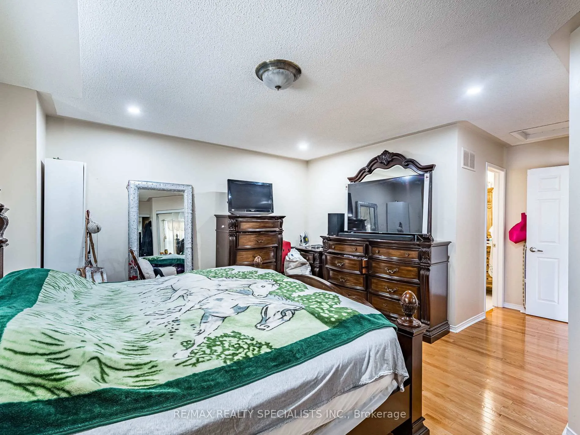 Photo 24 of 85 Forestgrove Circle, Brampton, Heart Lake East — HOMEH