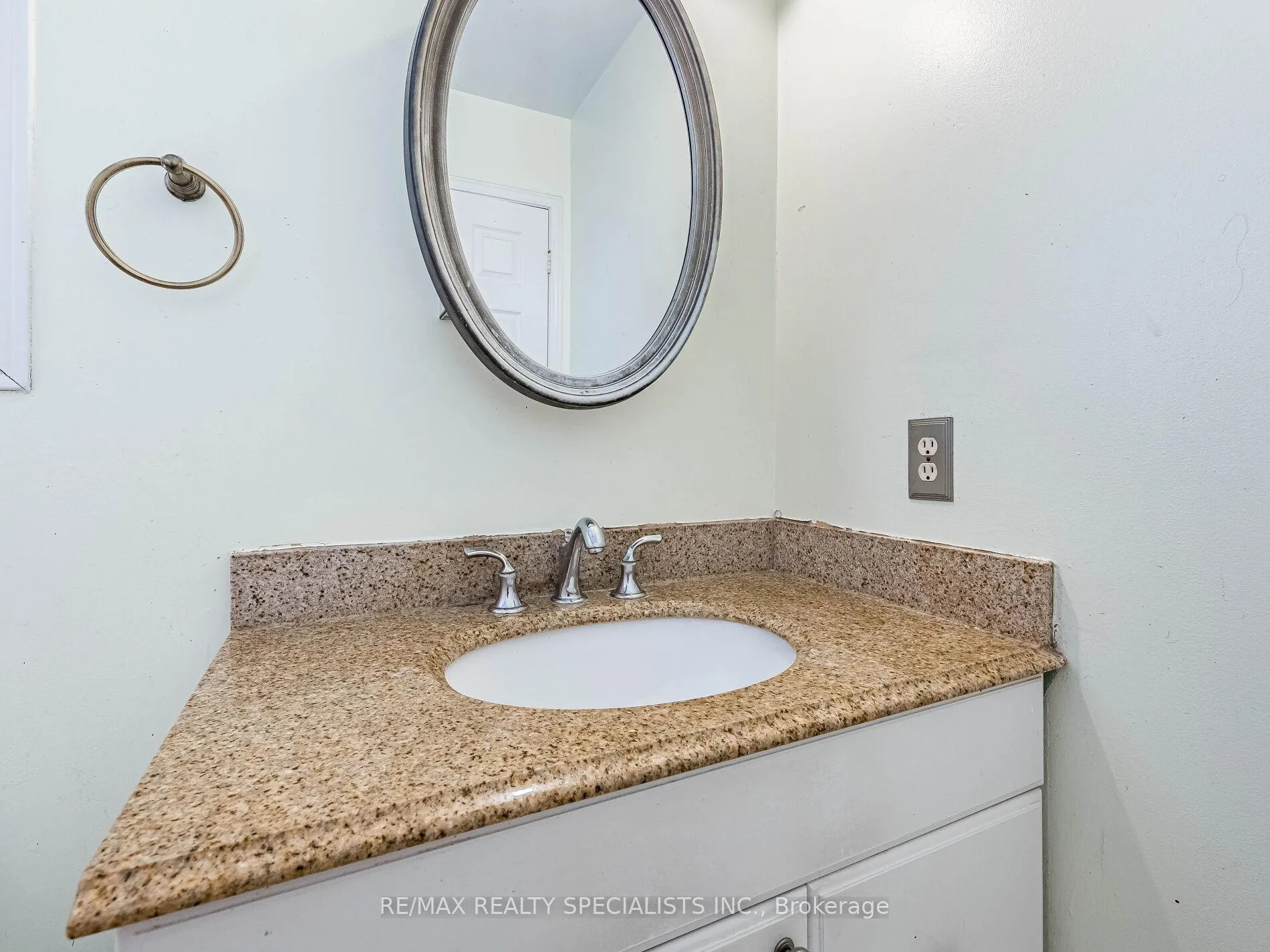 Photo 33 of 85 Forestgrove Circle, Brampton, Heart Lake East — HOMEH