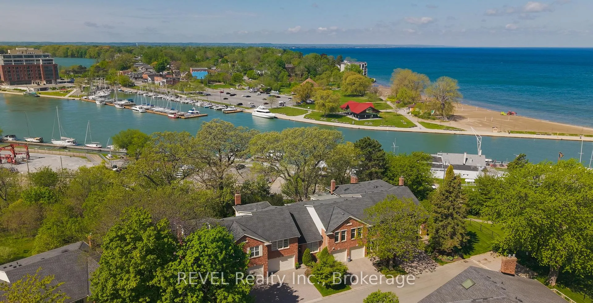 Photo 2 of Unit 23, 5 Carn Castle Gate, St. Catharines, Lakeshore — HOMEH