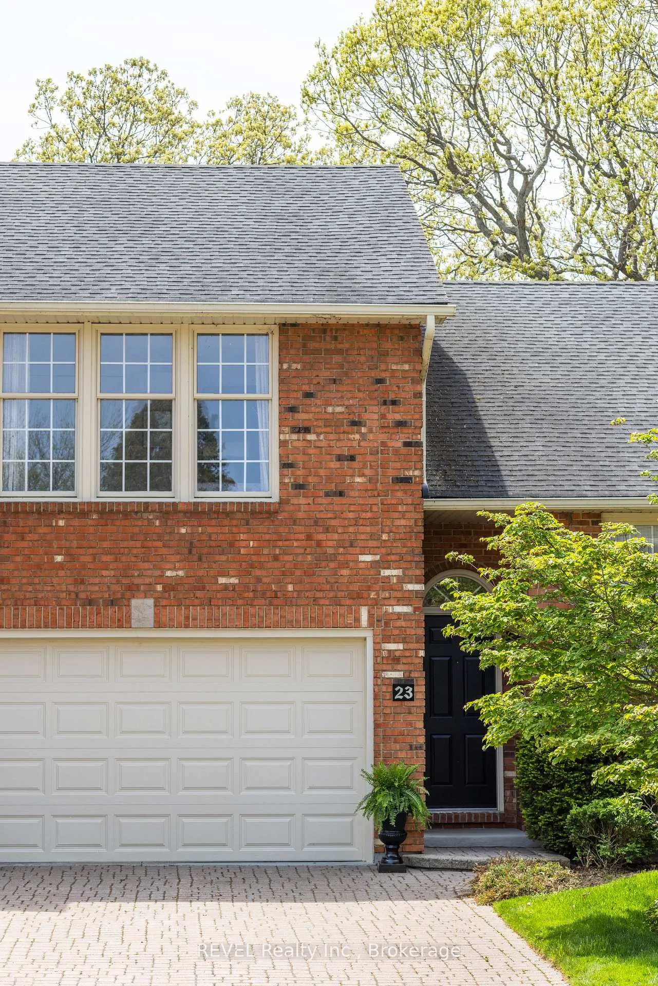 Photo 4 of Unit 23, 5 Carn Castle Gate, St. Catharines, Lakeshore — HOMEH