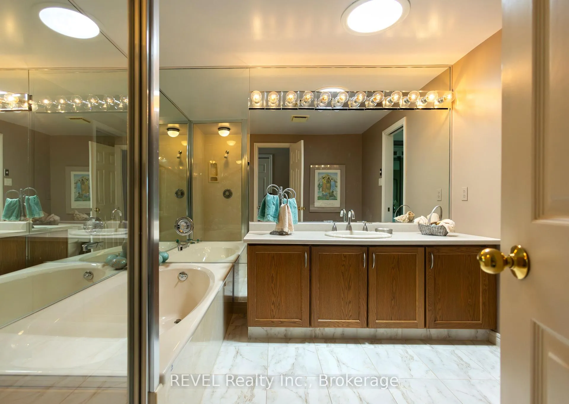 Photo 15 of Unit 23, 5 Carn Castle Gate, St. Catharines, Lakeshore — HOMEH