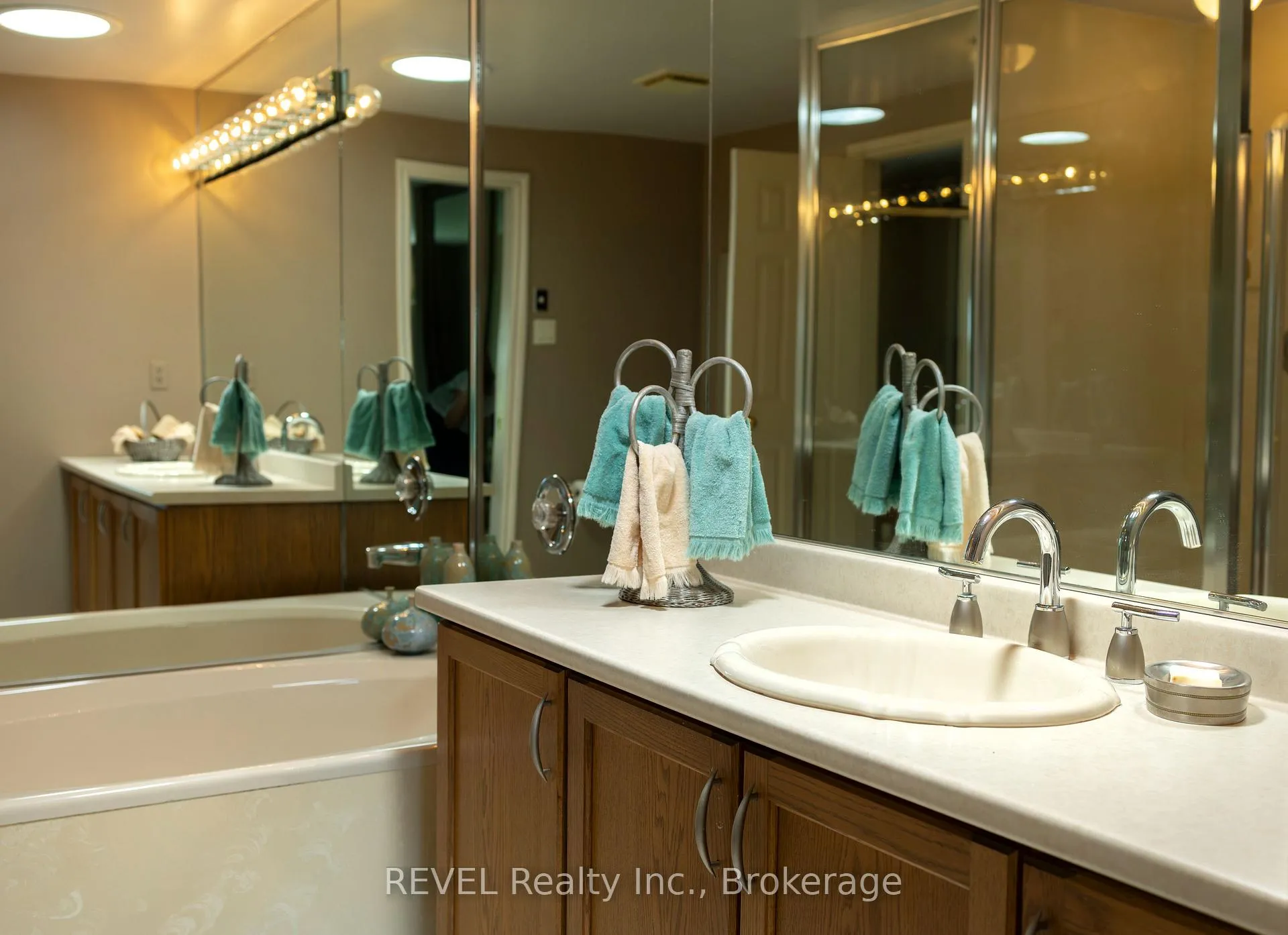 Photo 16 of Unit 23, 5 Carn Castle Gate, St. Catharines, Lakeshore — HOMEH