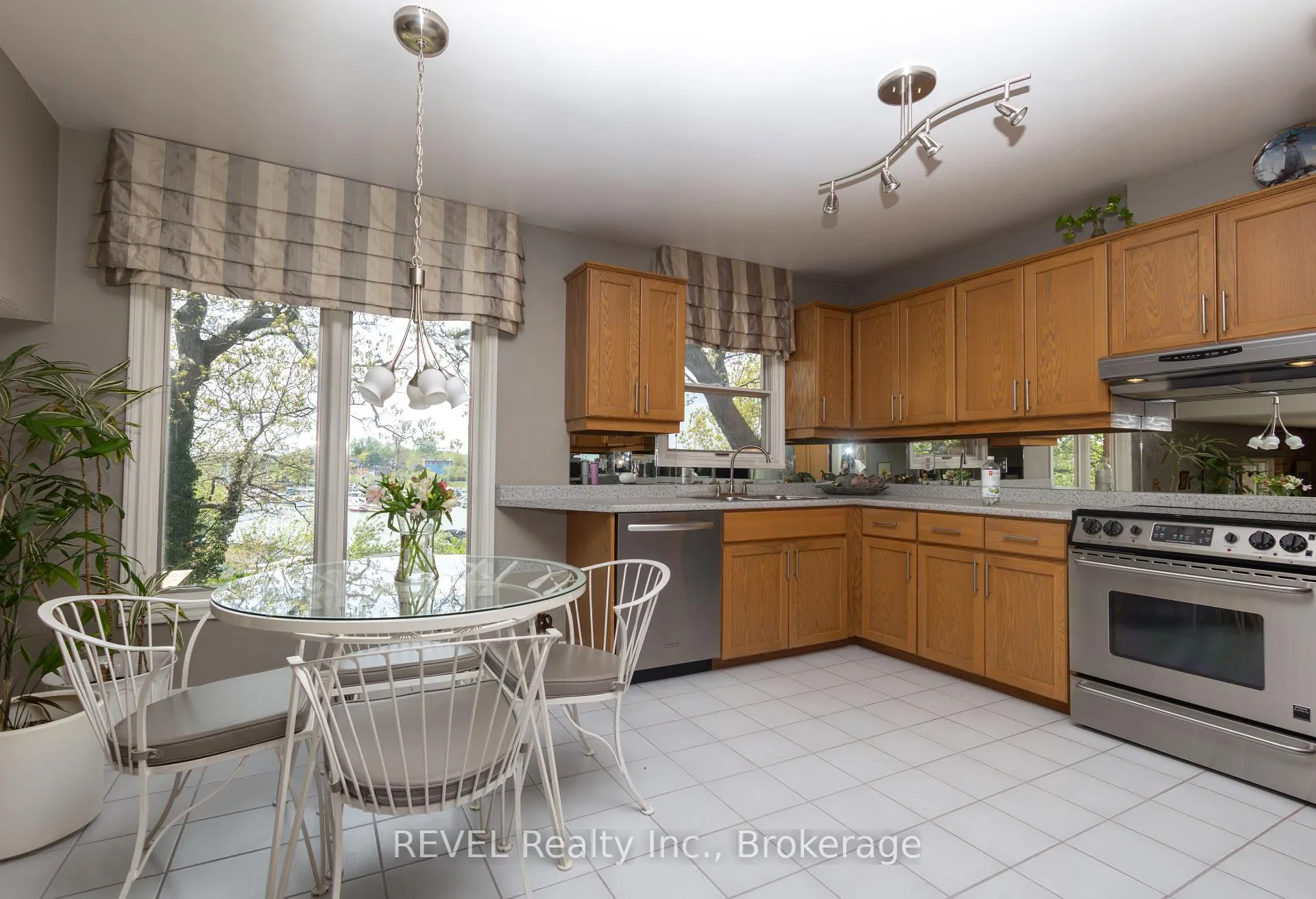 Photo 27 of Unit 23, 5 Carn Castle Gate, St. Catharines, Lakeshore — HOMEH
