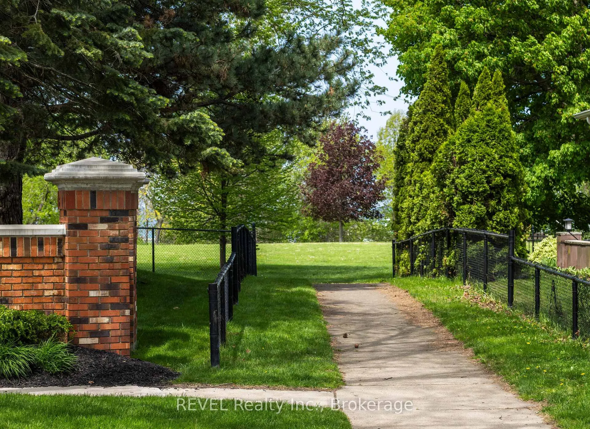 Photo 48 of Unit 23, 5 Carn Castle Gate, St. Catharines, Lakeshore — HOMEH