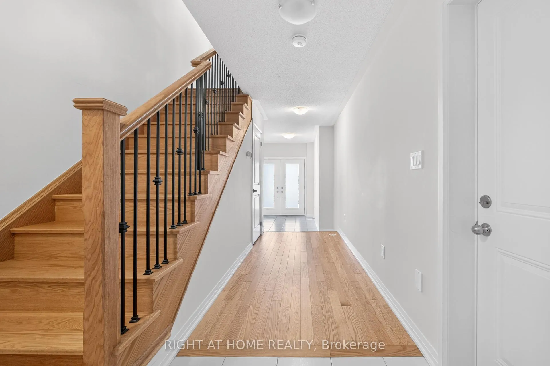 Photo 3 of 24 Monreau Drive, Brampton, Northwest Brampton — HOMEH