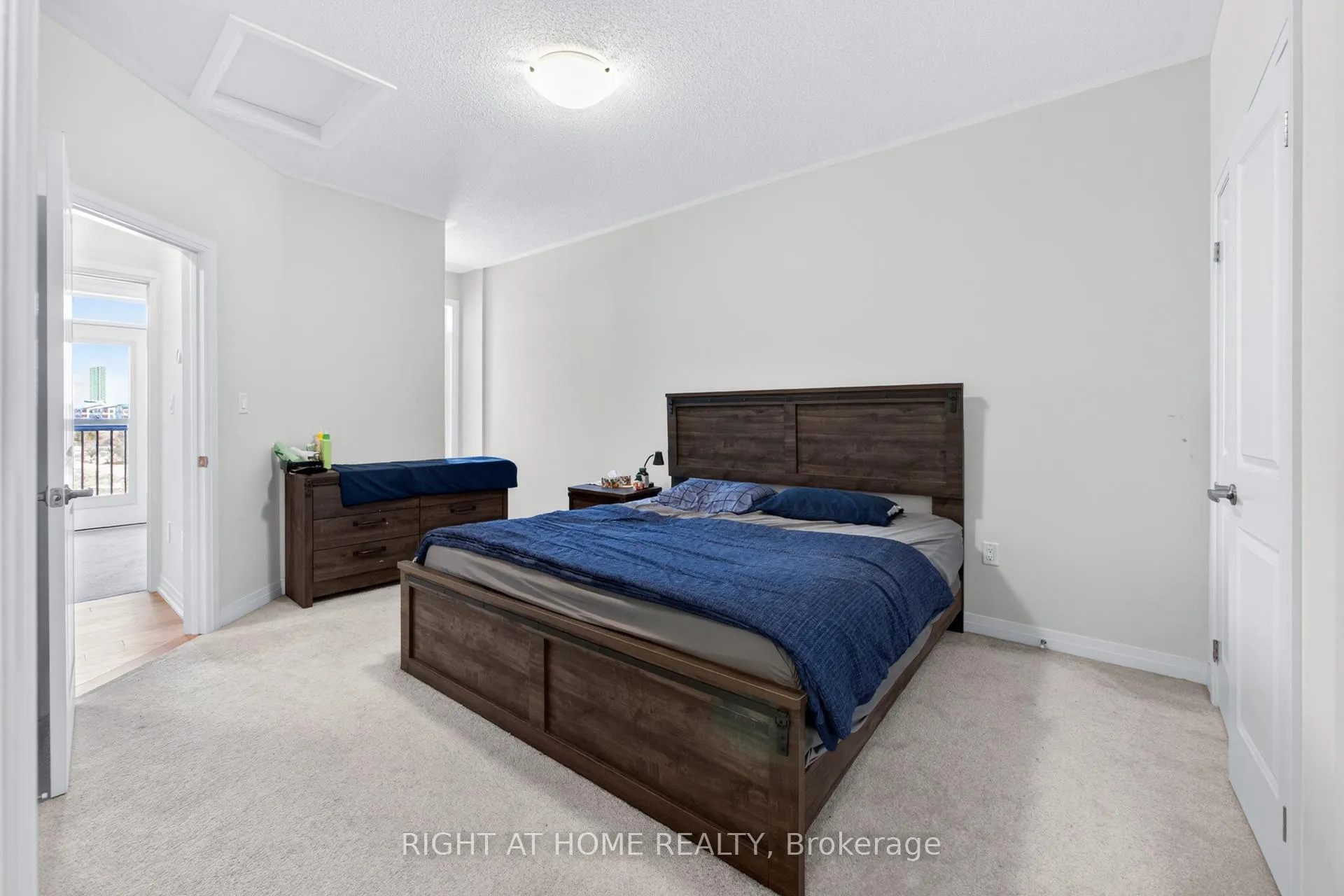 Photo 9 of 24 Monreau Drive, Brampton, Northwest Brampton — HOMEH
