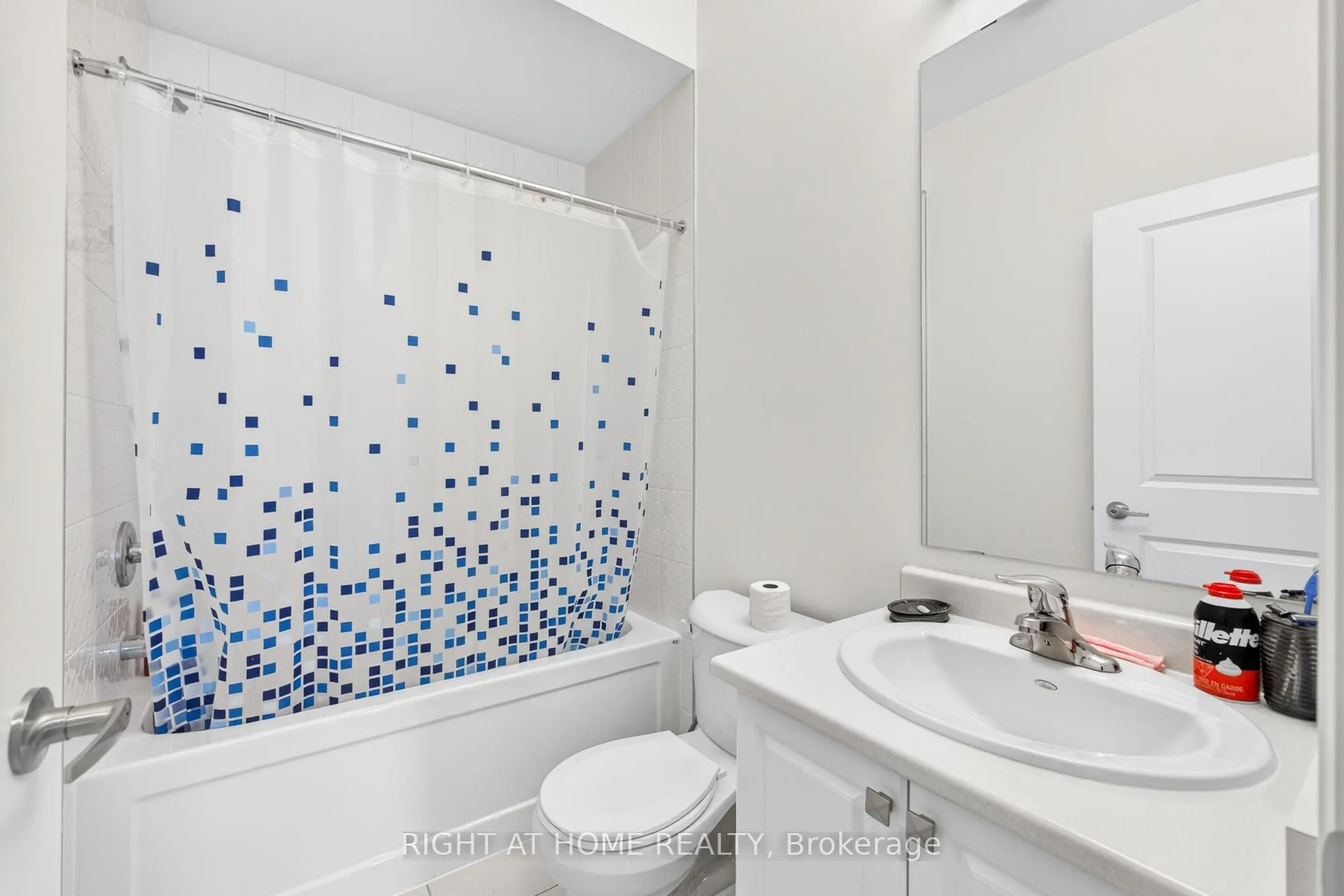 Photo 12 of 24 Monreau Drive, Brampton, Northwest Brampton — HOMEH