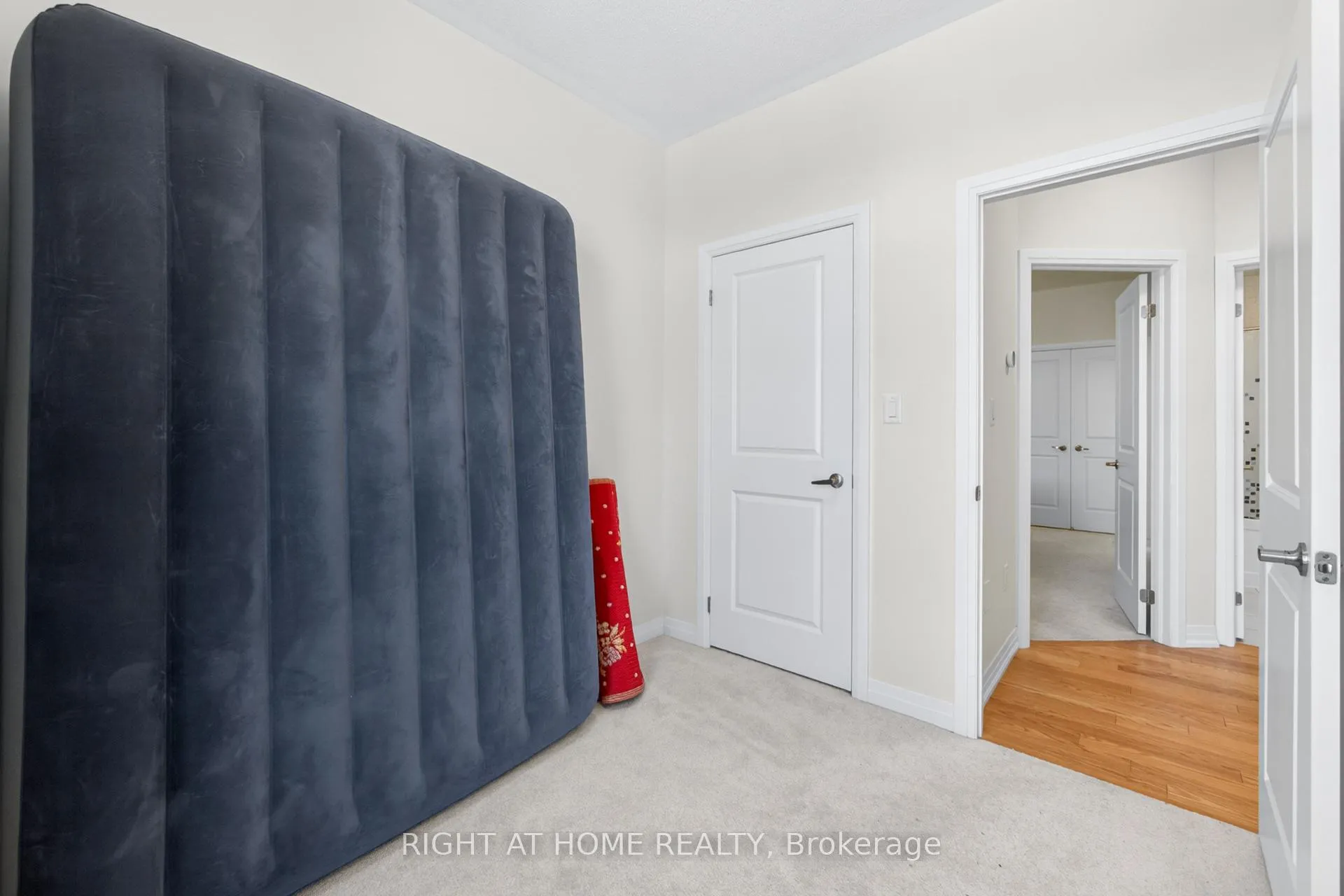 Photo 13 of 24 Monreau Drive, Brampton, Northwest Brampton — HOMEH