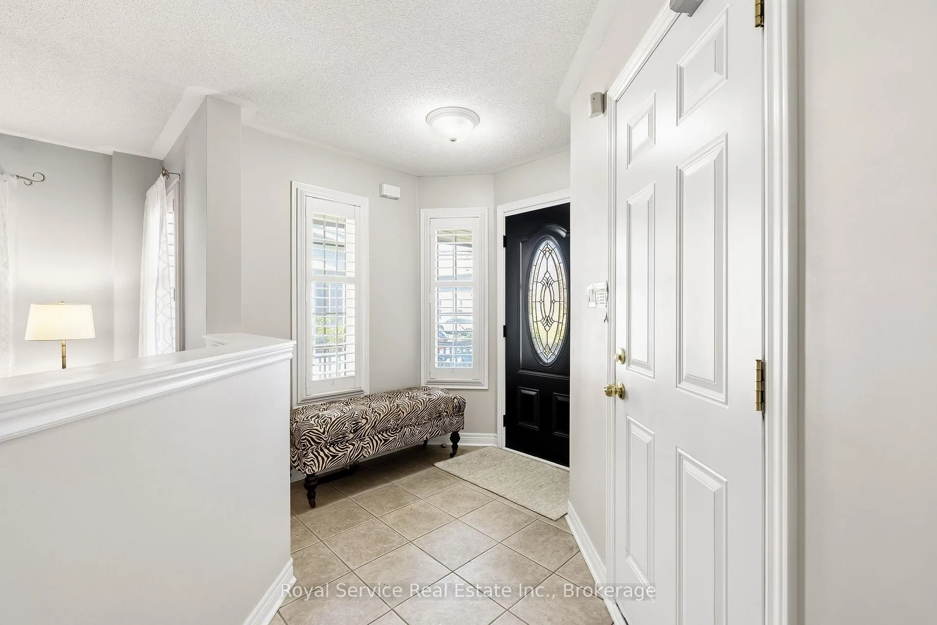 Photo 4 of 101 Rich Crescent, Whitby, Williamsburg — HOMEH