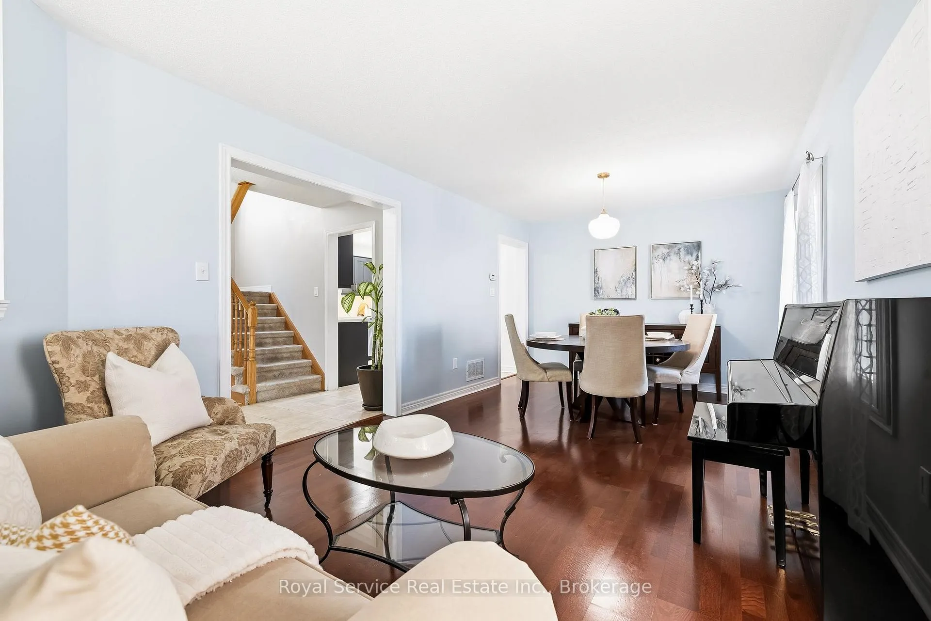 Photo 8 of 101 Rich Crescent, Whitby, Williamsburg — HOMEH