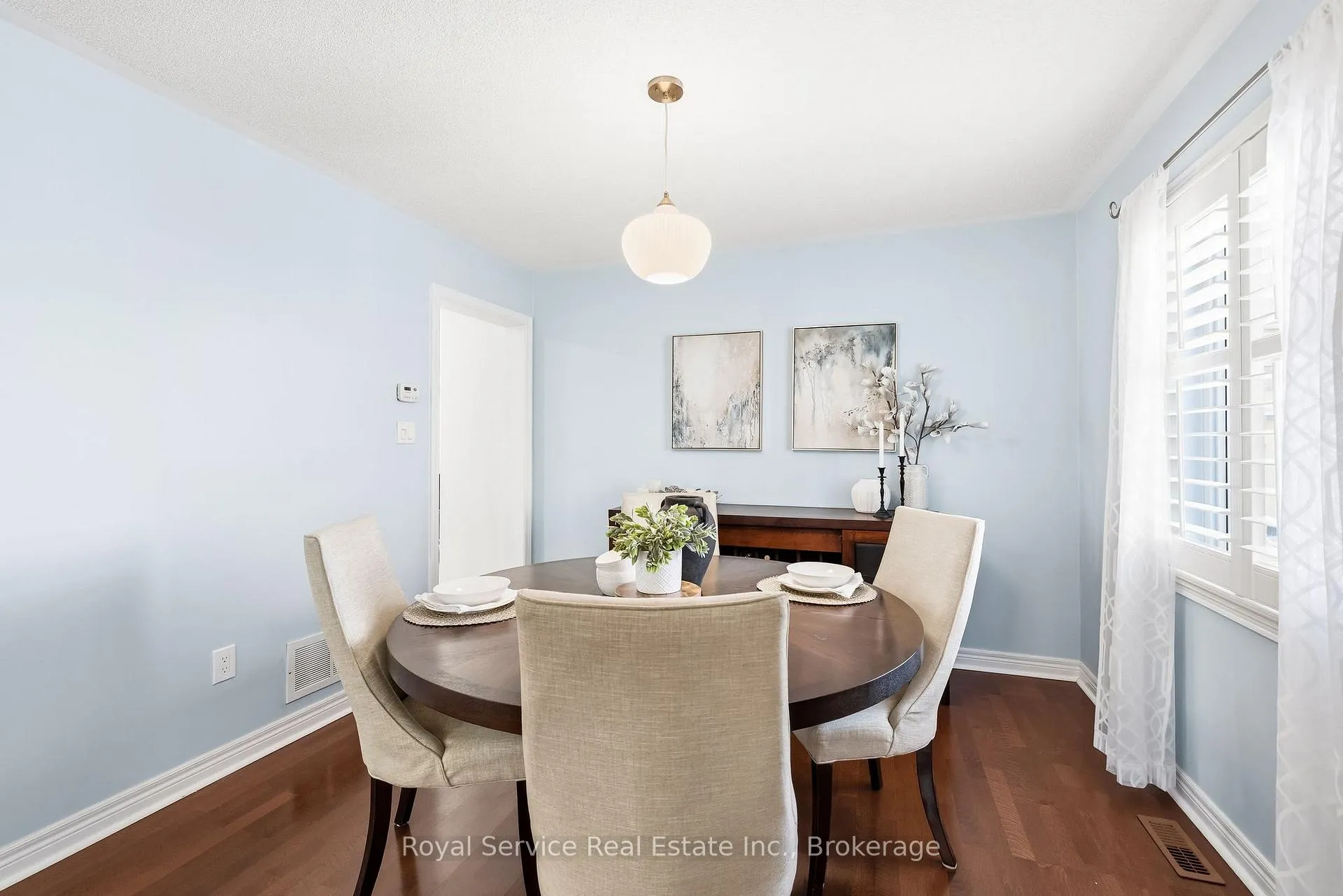 Photo 9 of 101 Rich Crescent, Whitby, Williamsburg — HOMEH
