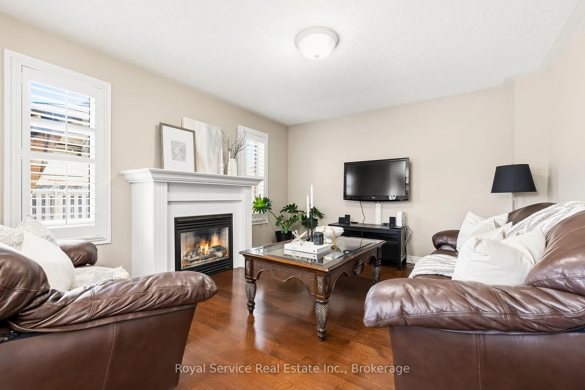 Photo 16 of 101 Rich Crescent, Whitby, Williamsburg — HOMEH