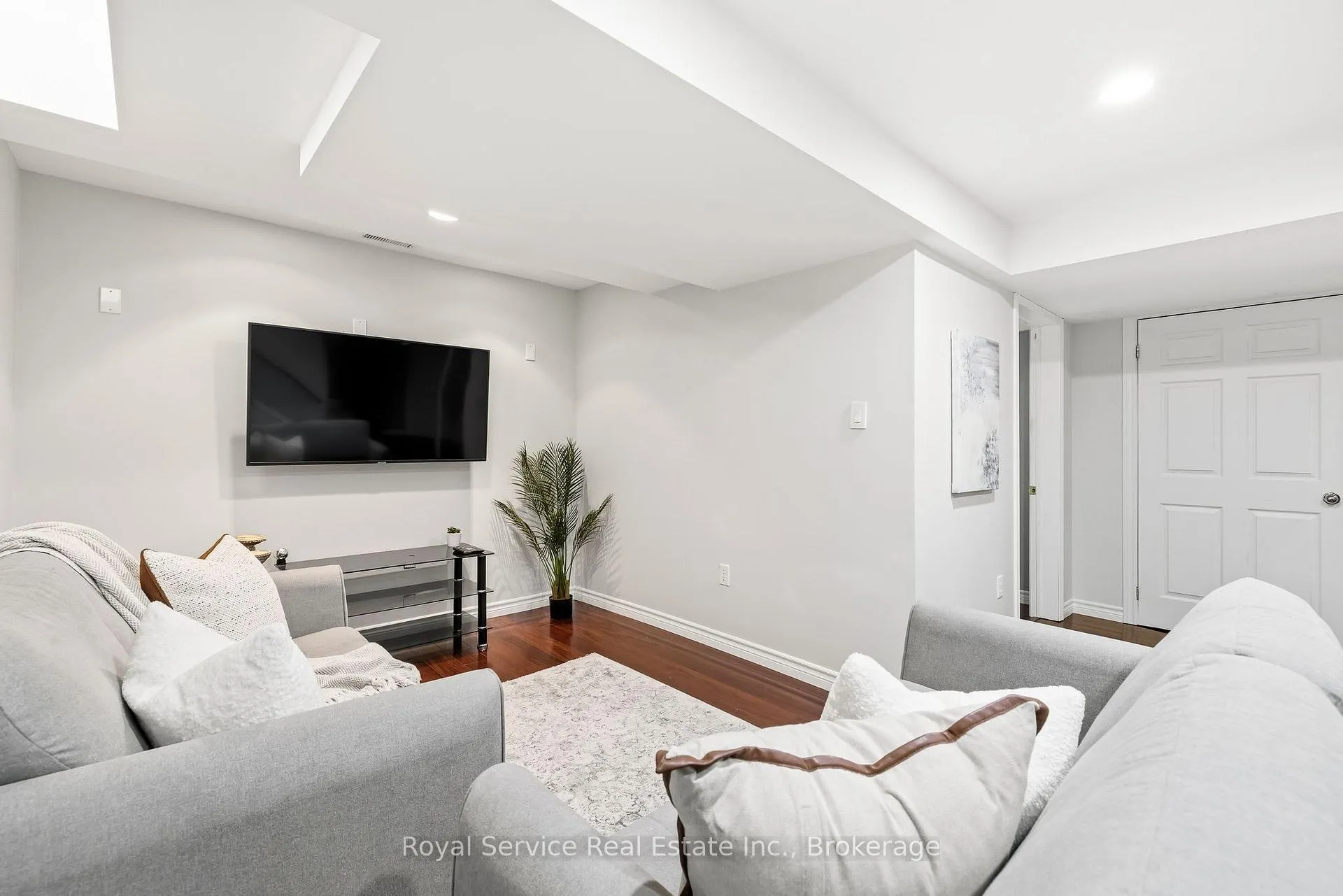 Photo 36 of 101 Rich Crescent, Whitby, Williamsburg — HOMEH