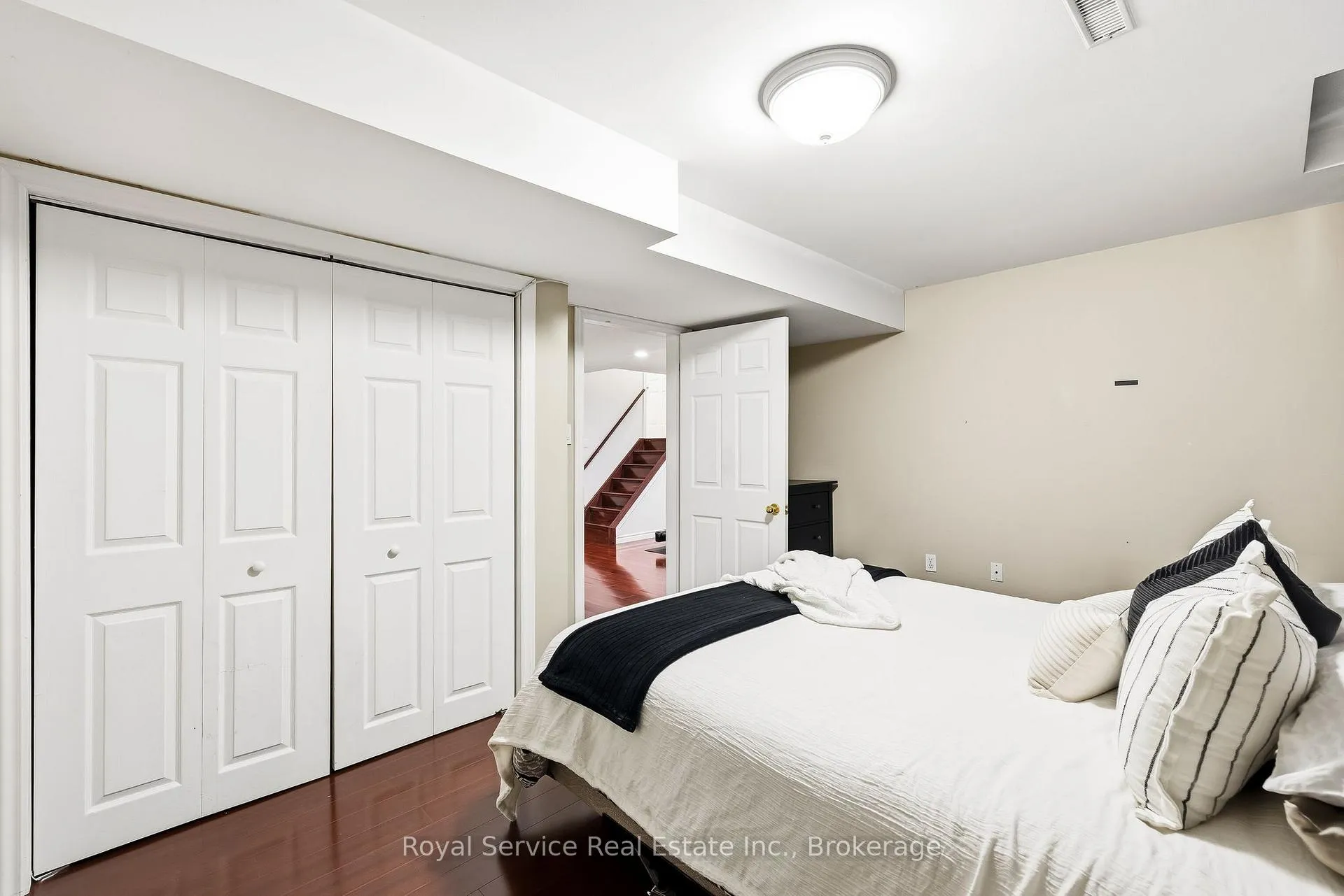Photo 39 of 101 Rich Crescent, Whitby, Williamsburg — HOMEH