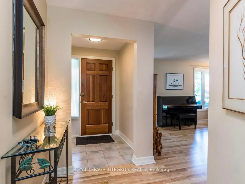 Photo 4 of 55 Overlake Drive, Ottawa, Borden Farm/Stewart Farm/Carleton Heights/Parkwood Hills — HOMEH