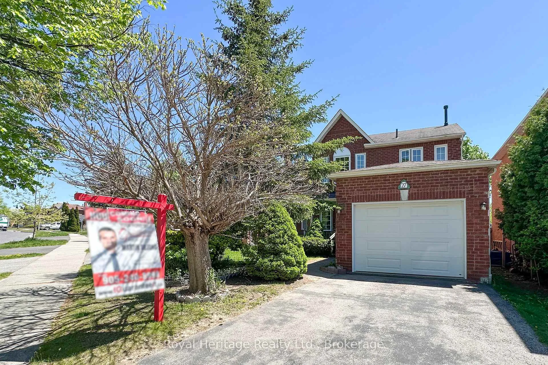 Photo 1 of 27 Furrow Drive, Whitby, Rolling Acres — HOMEH