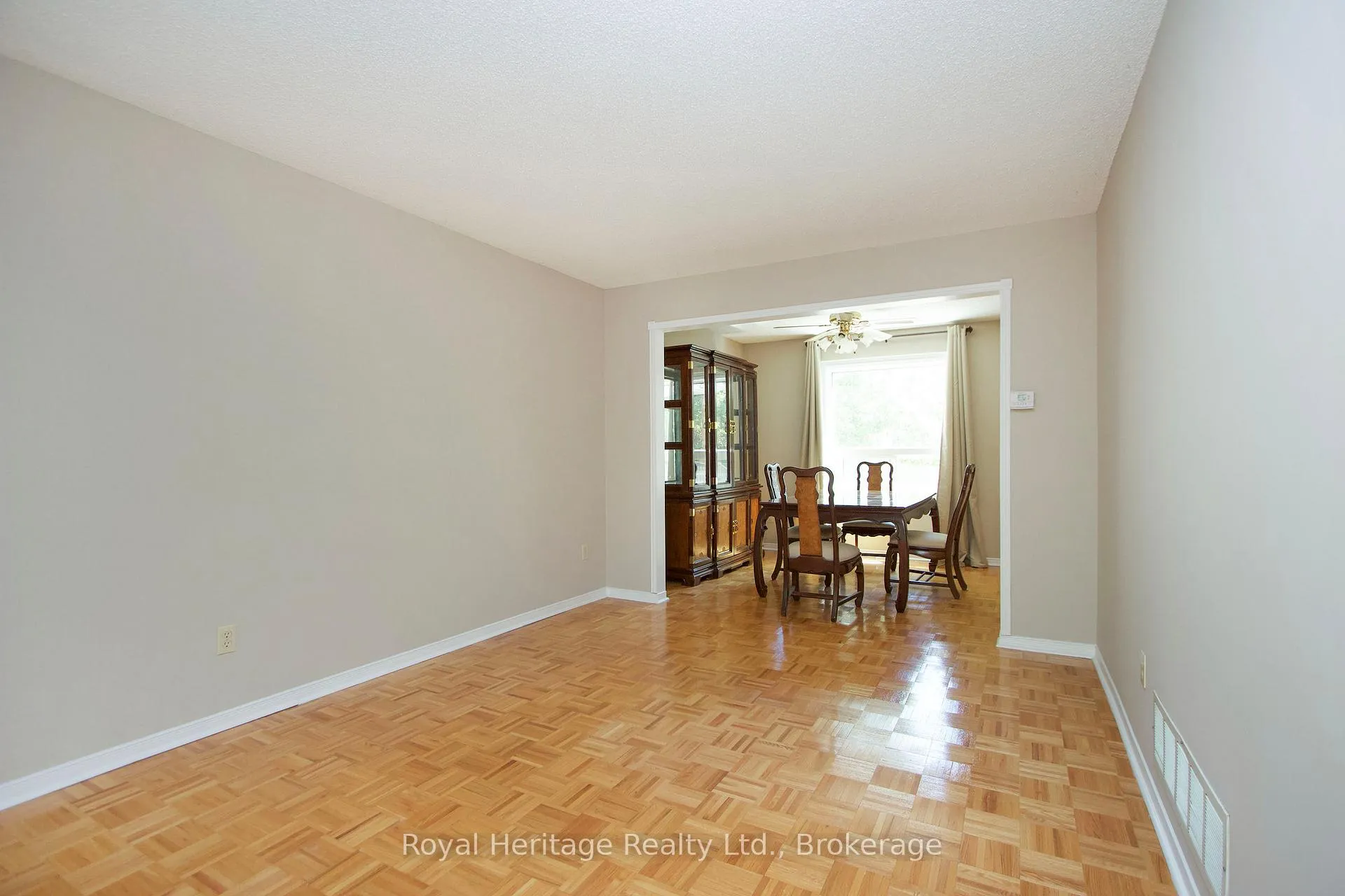 Photo 5 of 27 Furrow Drive, Whitby, Rolling Acres — HOMEH