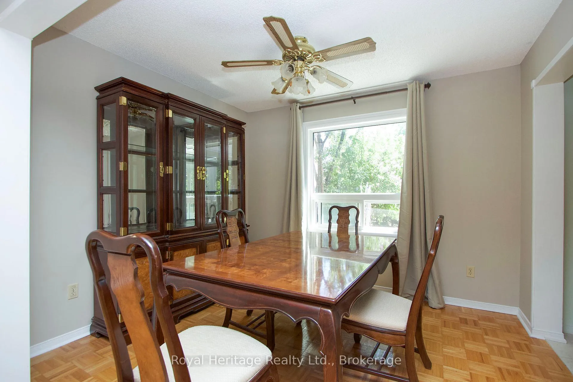 Photo 7 of 27 Furrow Drive, Whitby, Rolling Acres — HOMEH