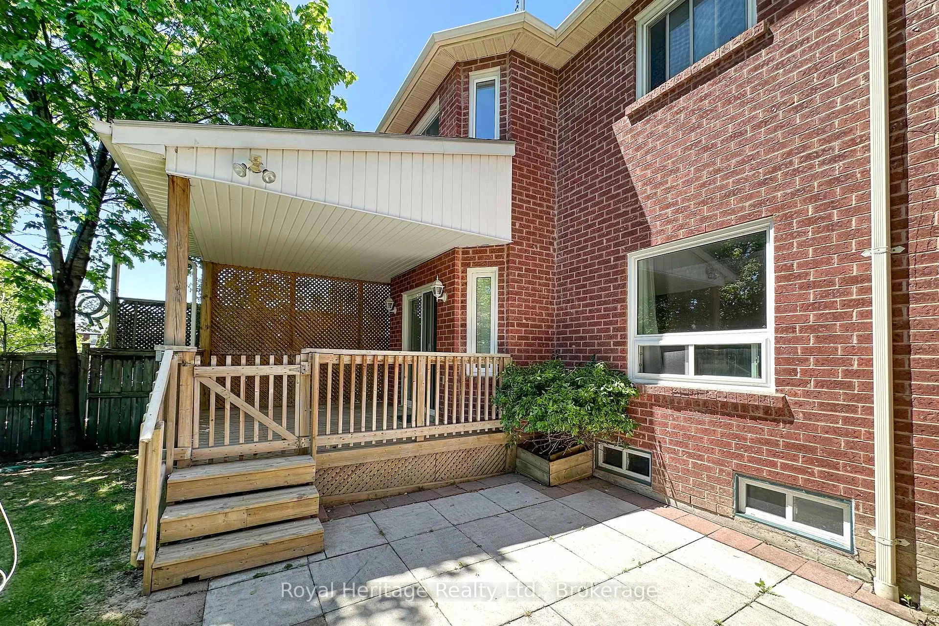 Photo 21 of 27 Furrow Drive, Whitby, Rolling Acres — HOMEH