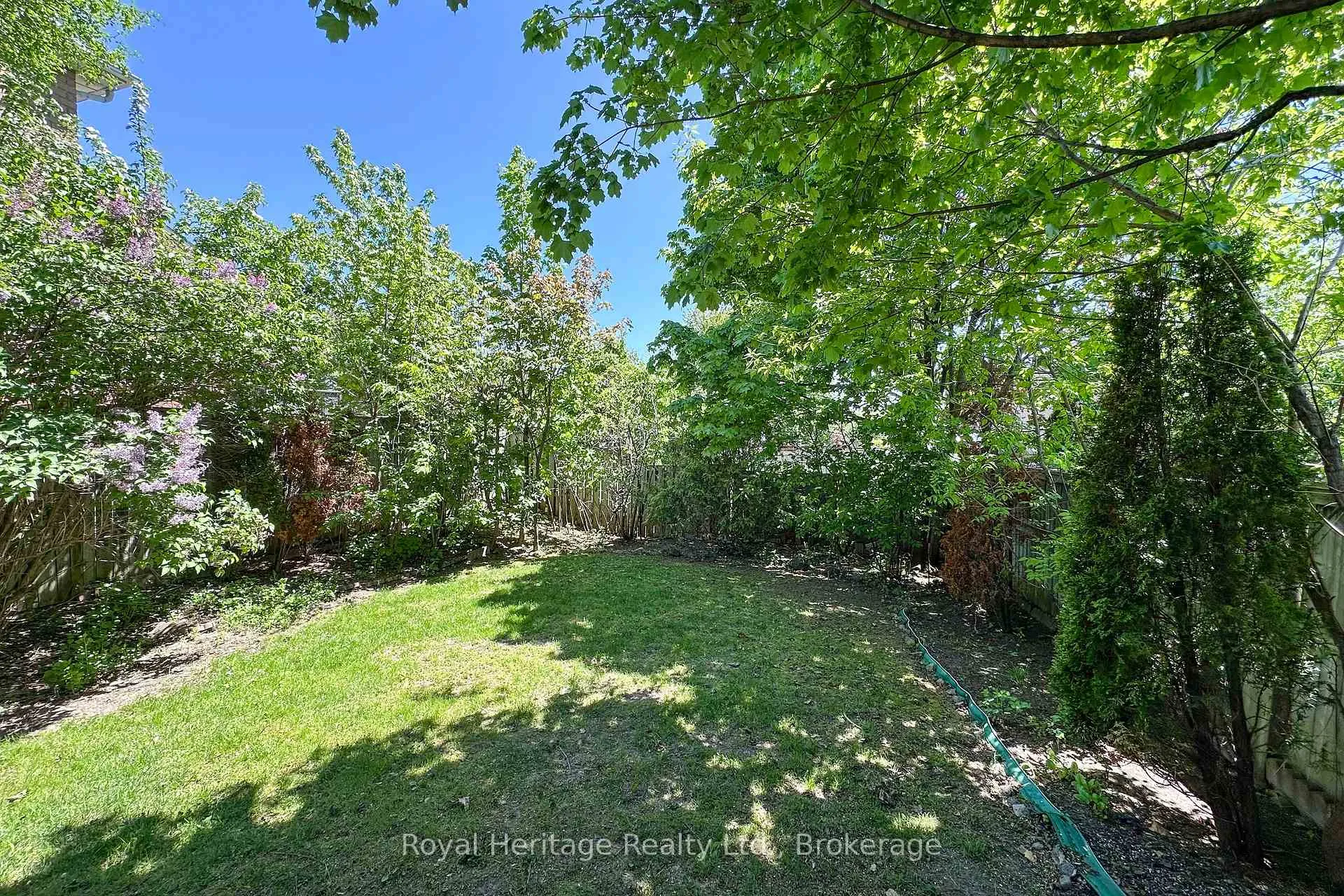 Photo 24 of 27 Furrow Drive, Whitby, Rolling Acres — HOMEH
