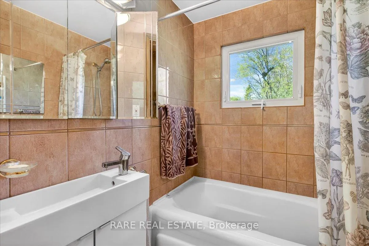 Photo 12 of 4314 Conc 2 Sunnidale Road, Clearview, Rural Clearview — HOMEH